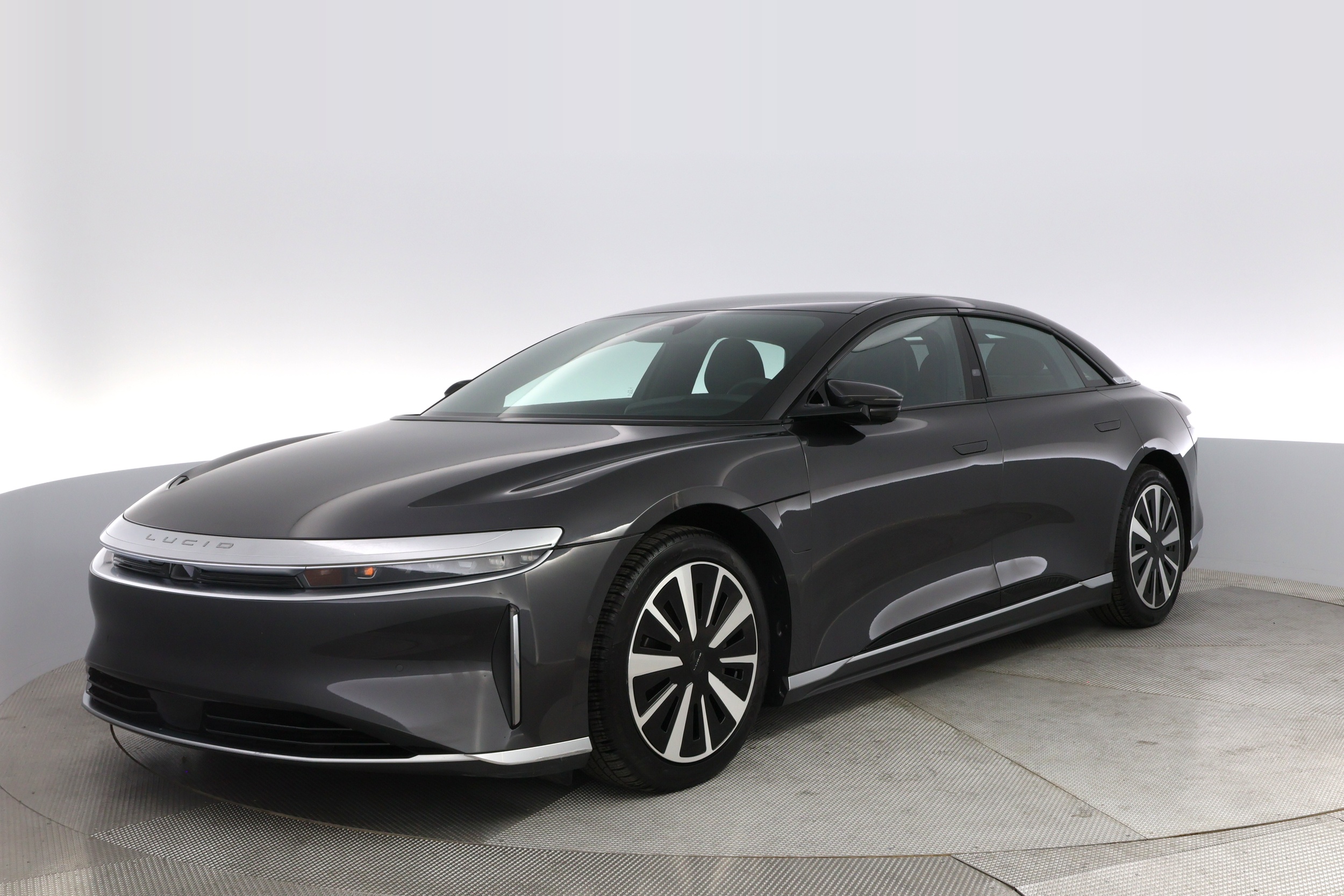 2023 Lucid Air Touring's photo