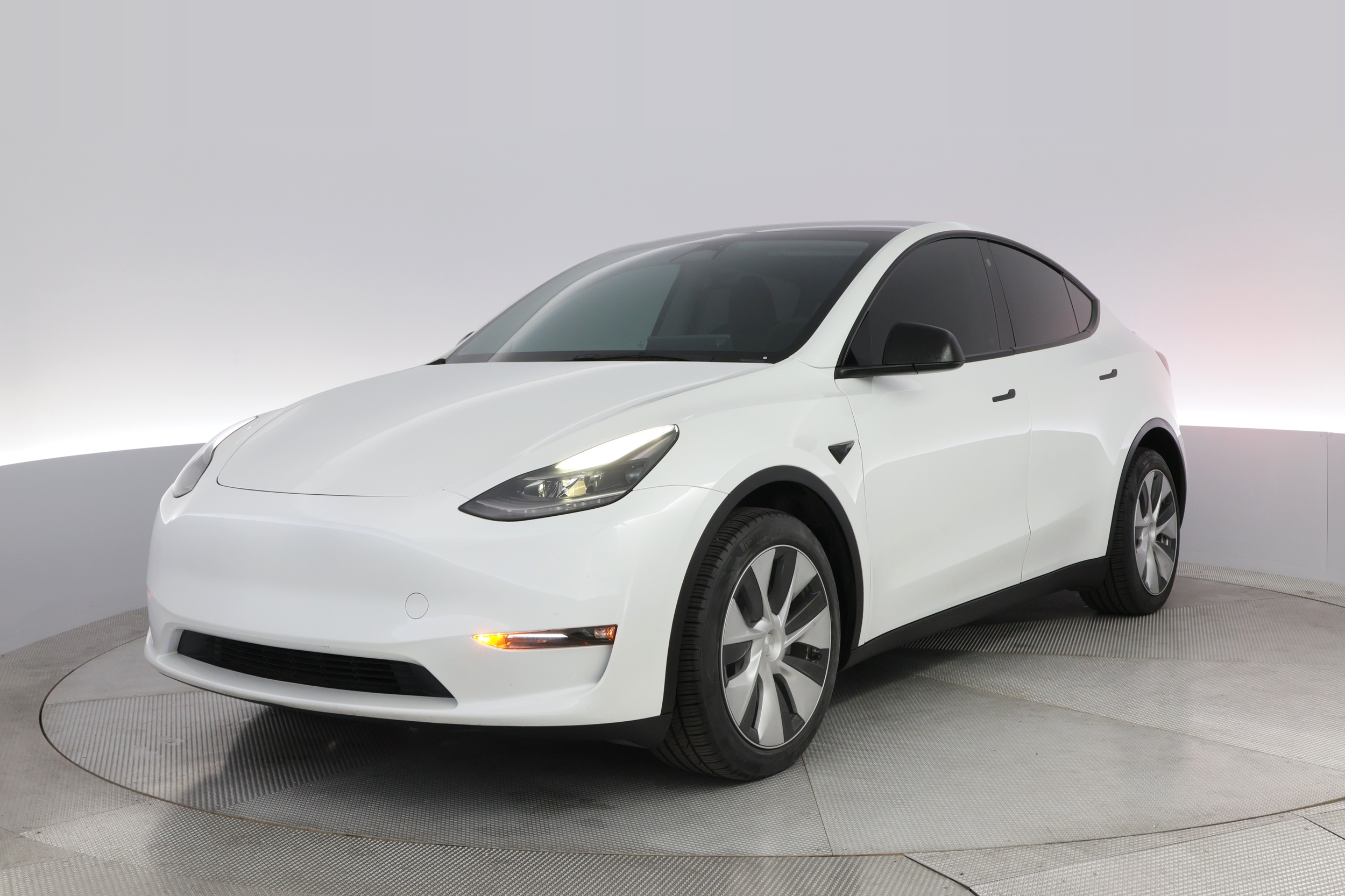 2023 Tesla Model Y Long Range's photo