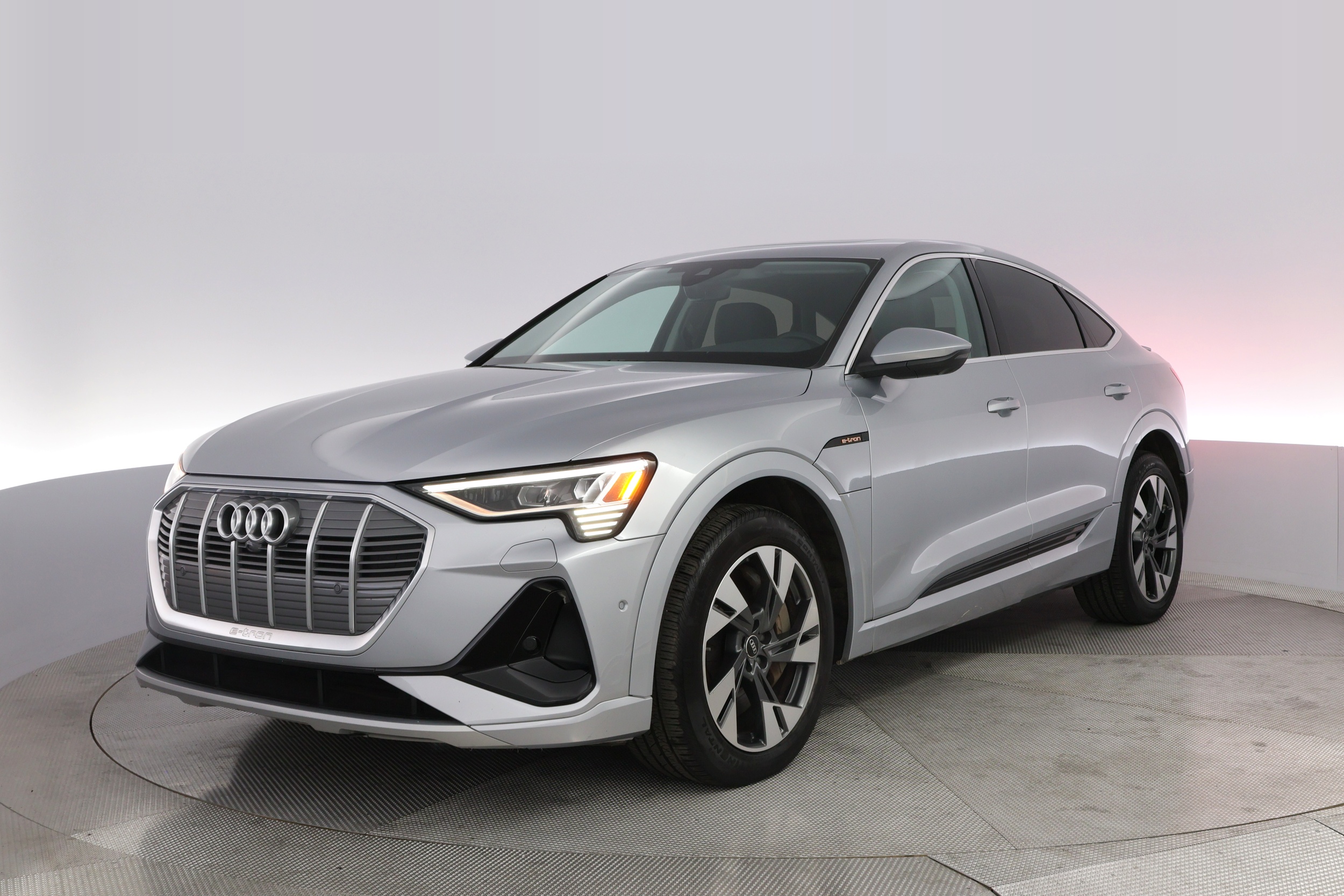 2022 Audi e-tron Sportback Premium Plus's photo