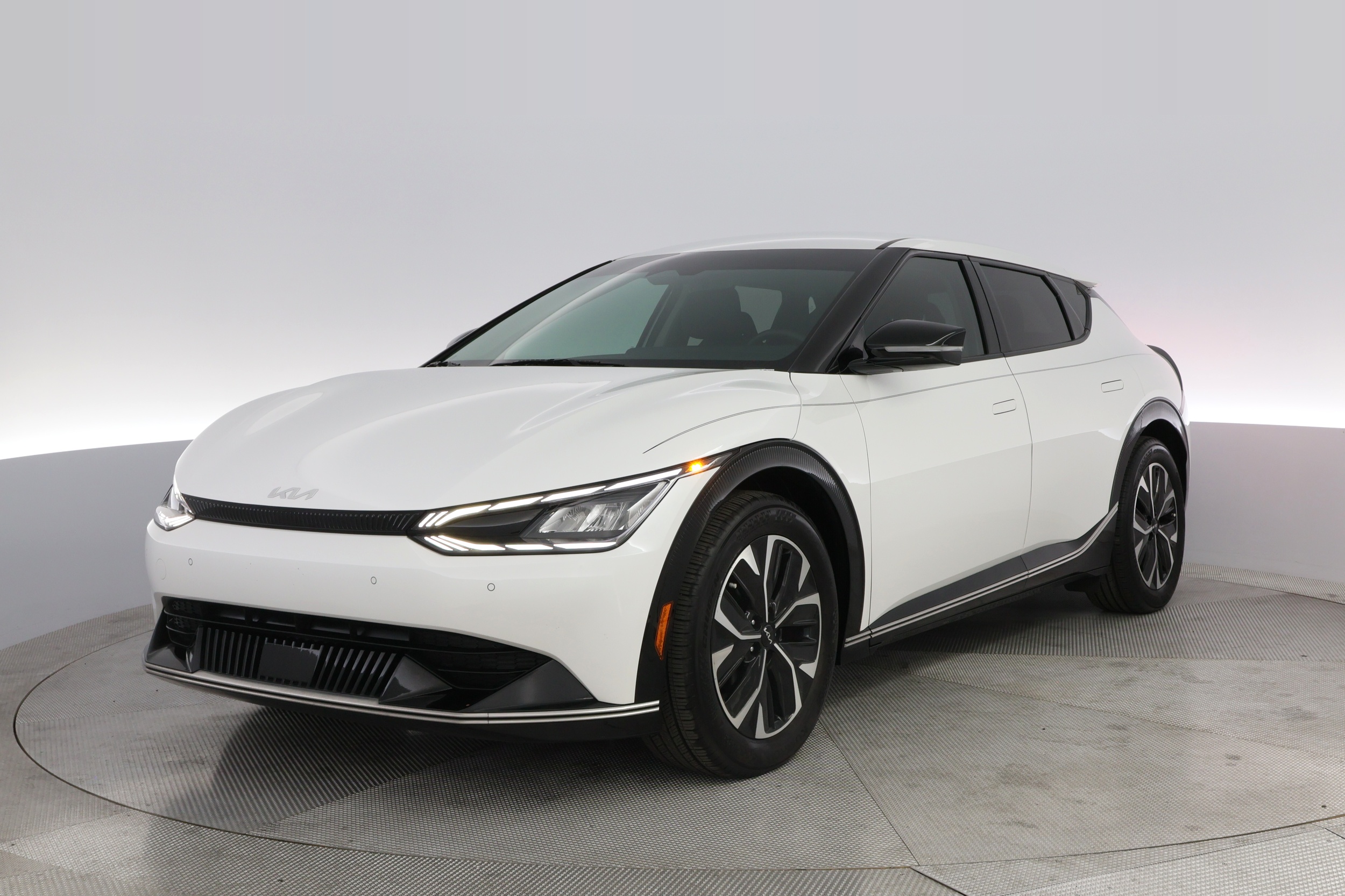 2024 Kia EV6 Wind's photo