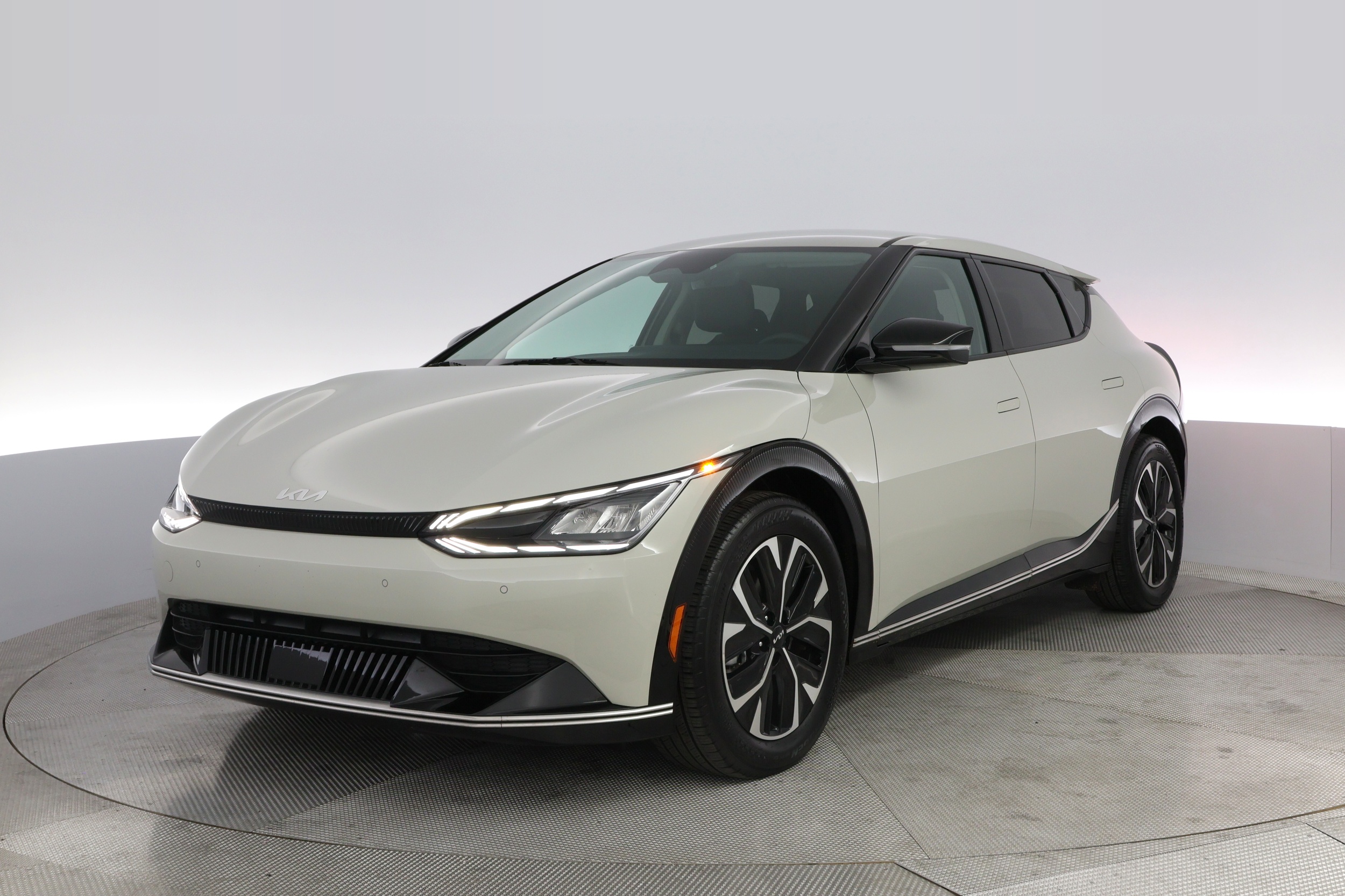 2024 Kia EV6 Wind's photo