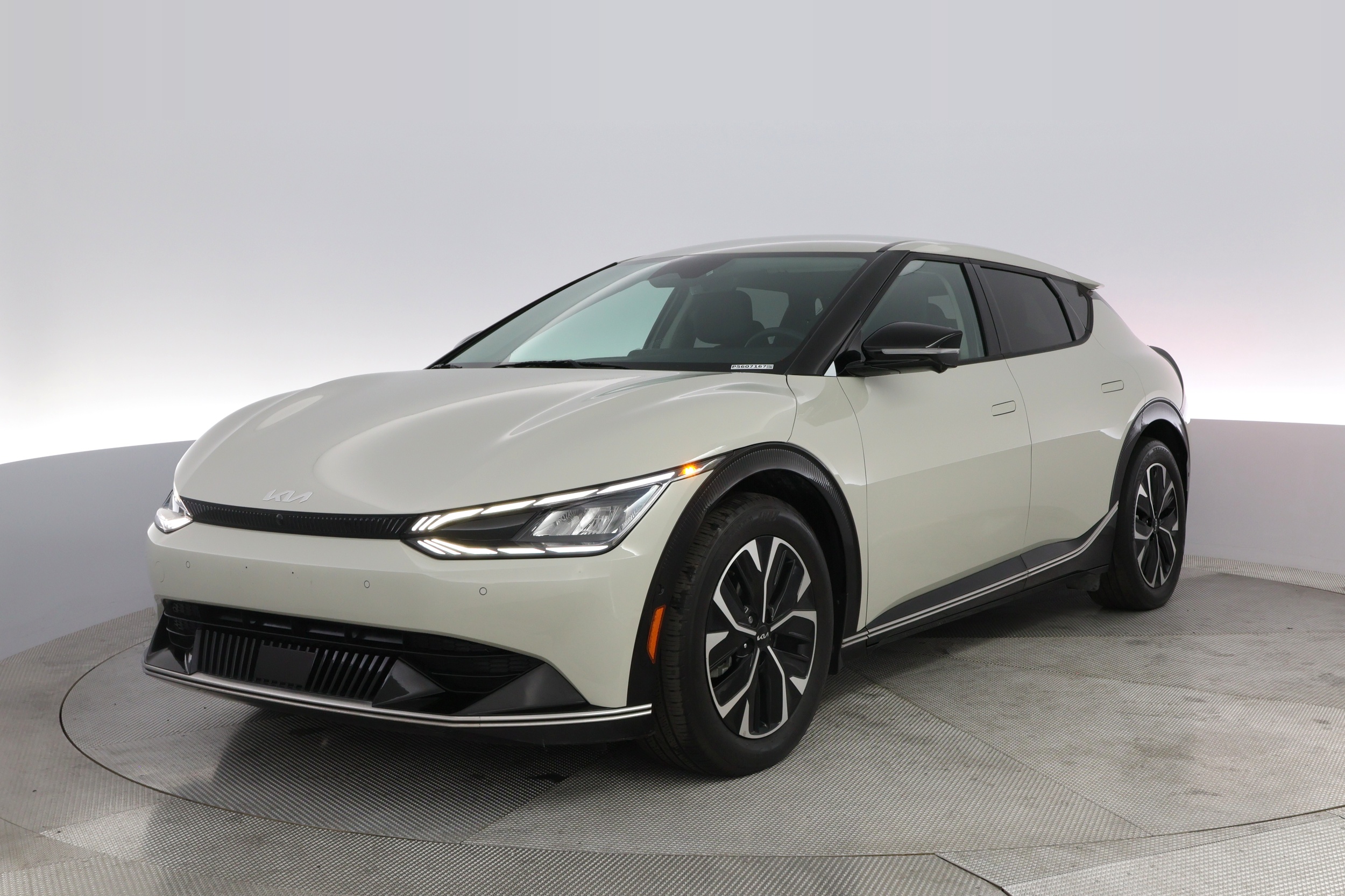 2023 Kia EV6 Wind's photo