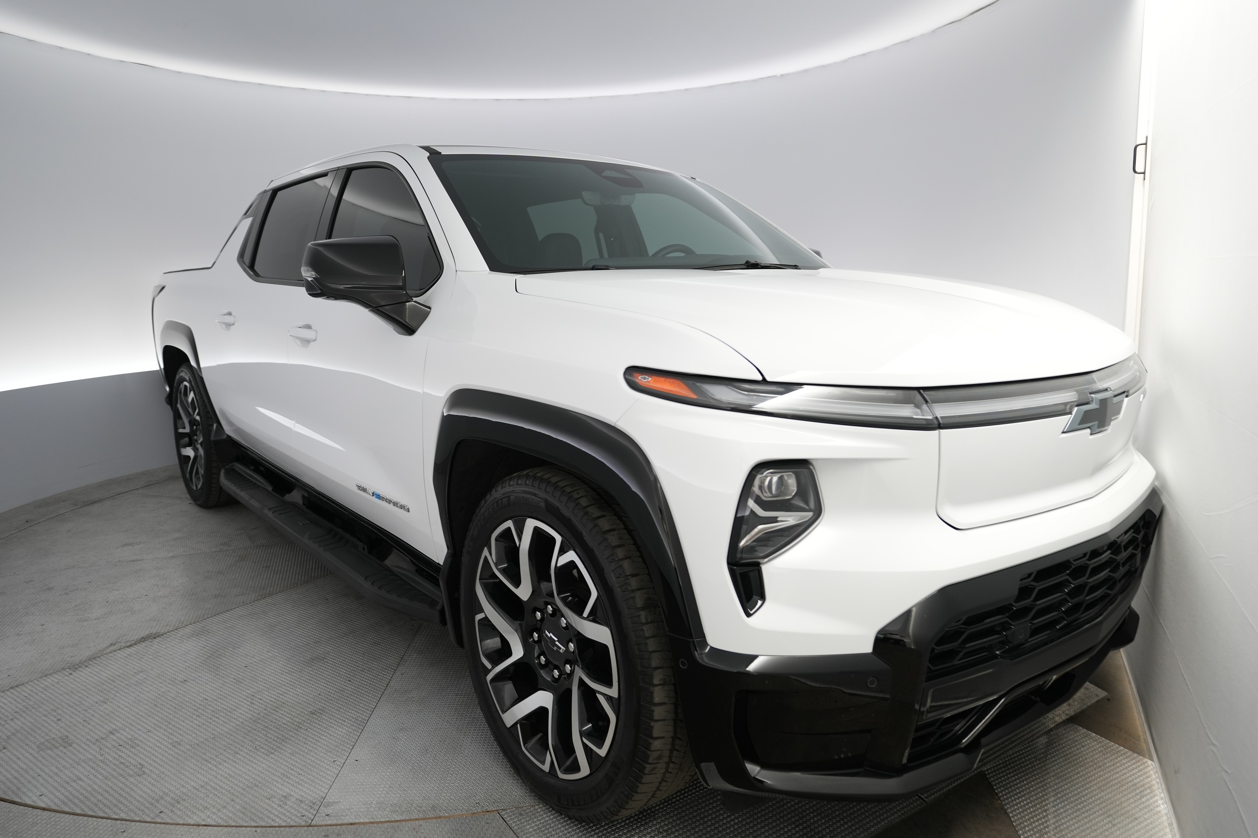 2024 Chevrolet Silverado EV RST's photo