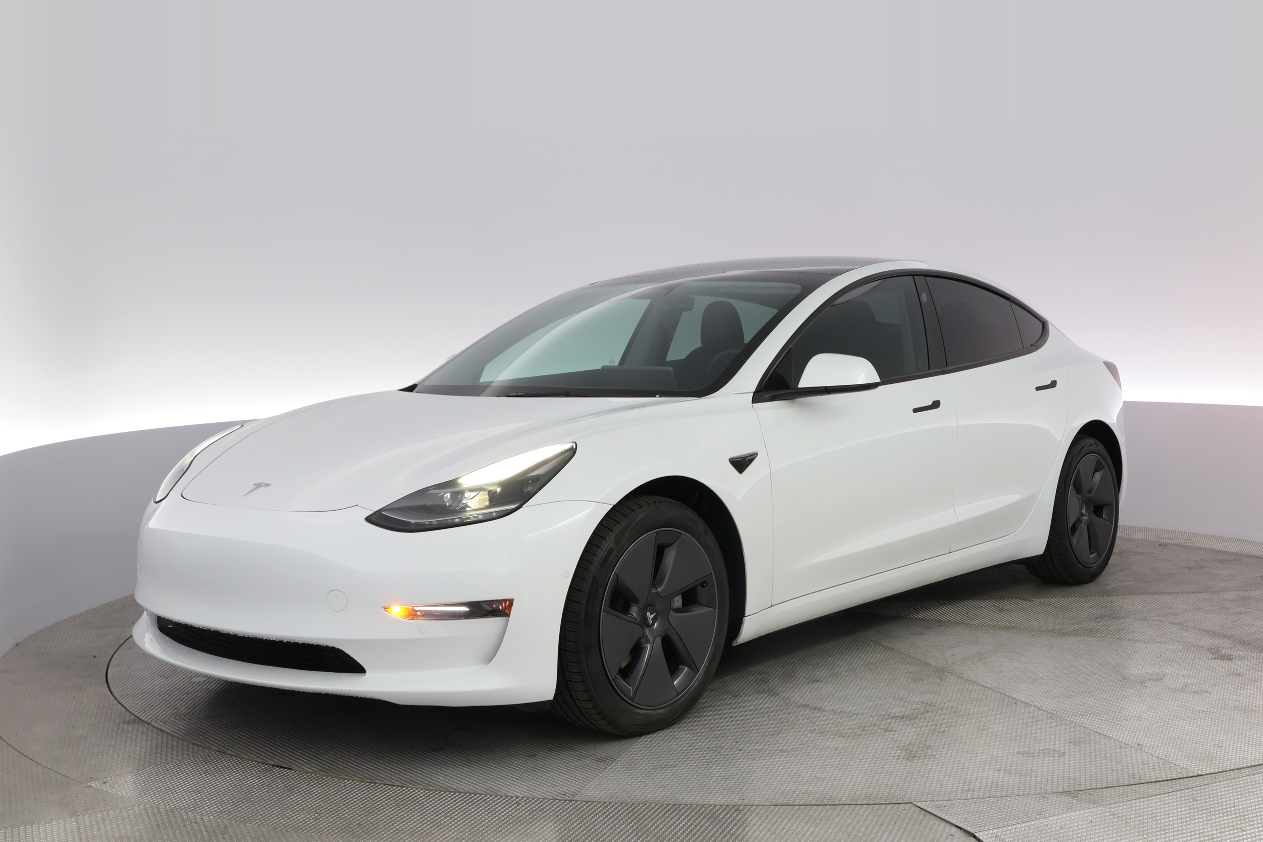 2022 Tesla Model 3 Long Range's photo