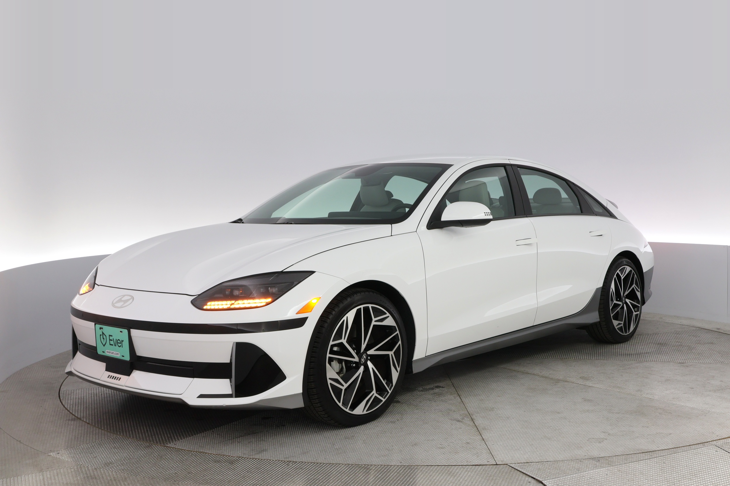 2023 Hyundai IONIQ 6 SEL's photo