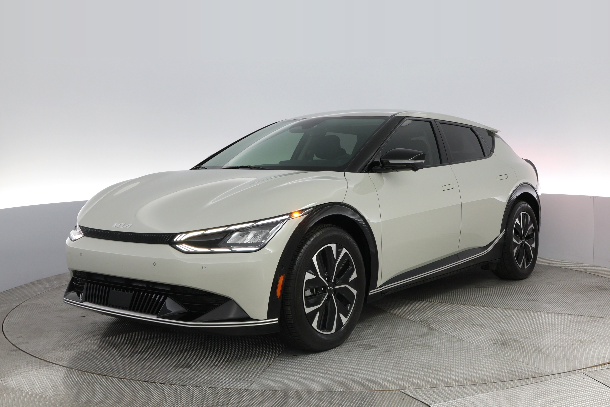 2023 Kia EV6 Wind's photo