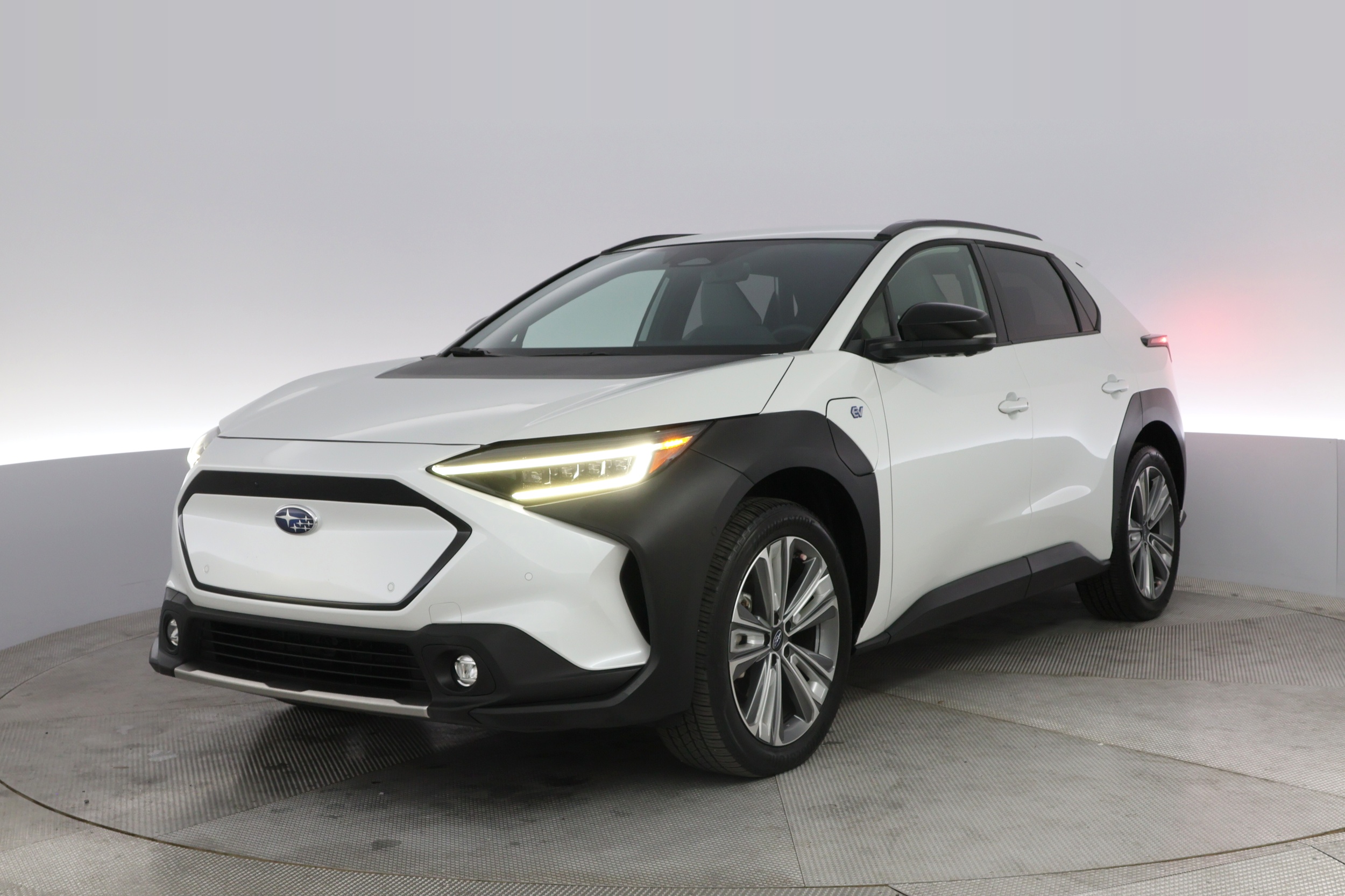 2023 Subaru SOLTERRA Limited's photo