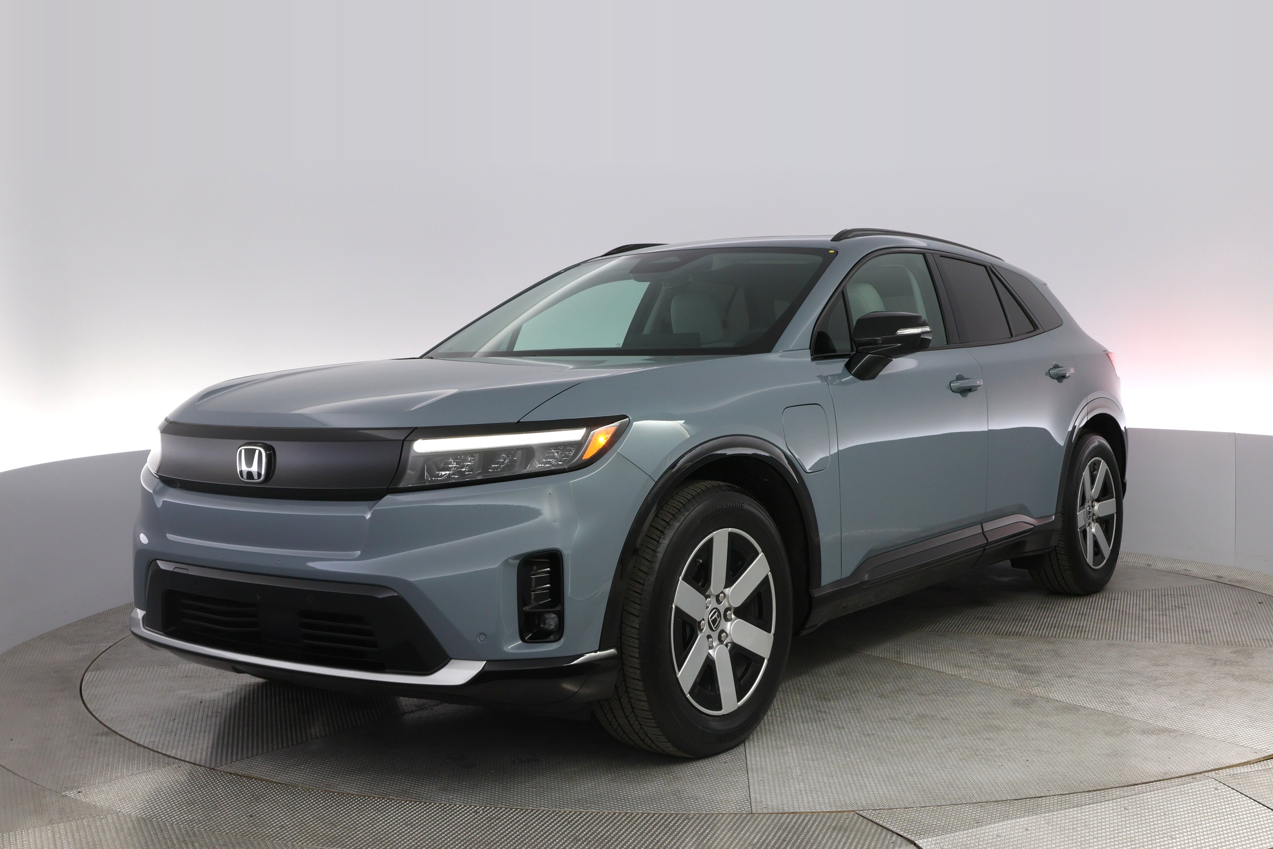 2024 Honda Prologue Touring's photo