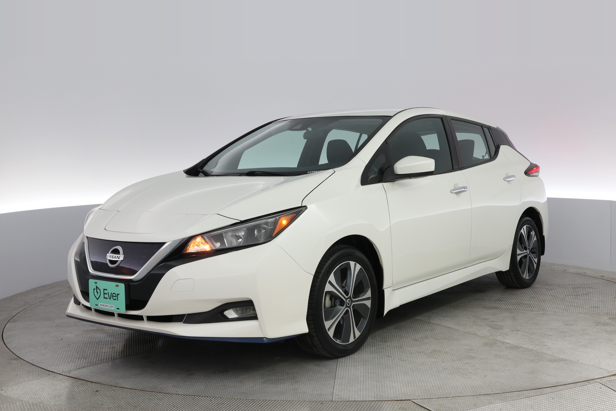 2020 Nissan Leaf SV Plus's photo