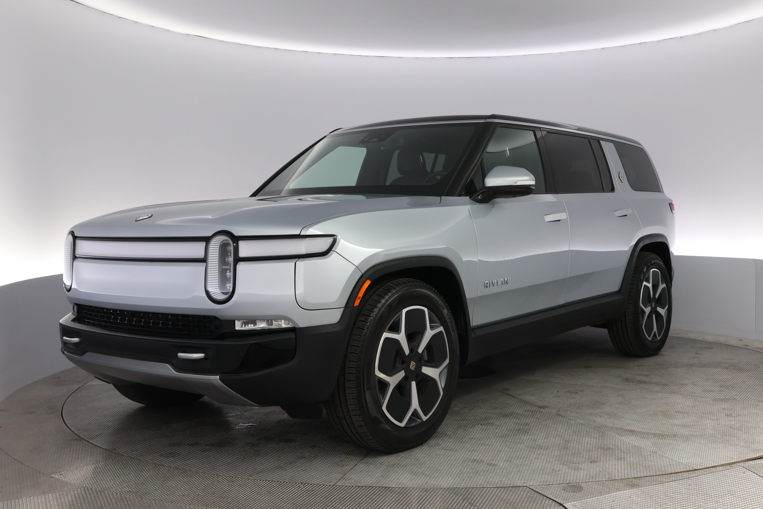 2024 Rivian R1S Adventure Dual Motor Perf Max Pack | Ever