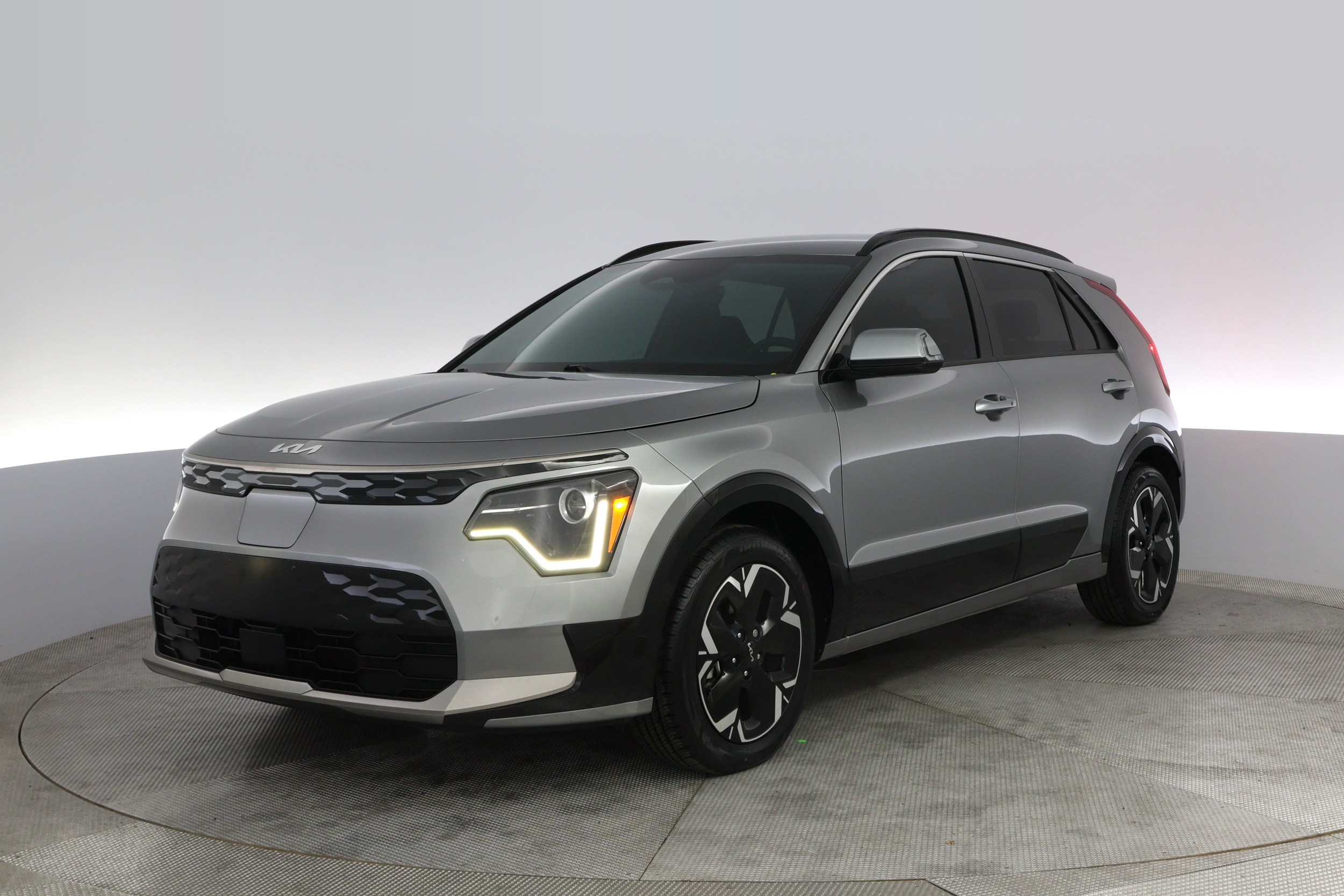 2023 Kia Niro Wind EV's photo