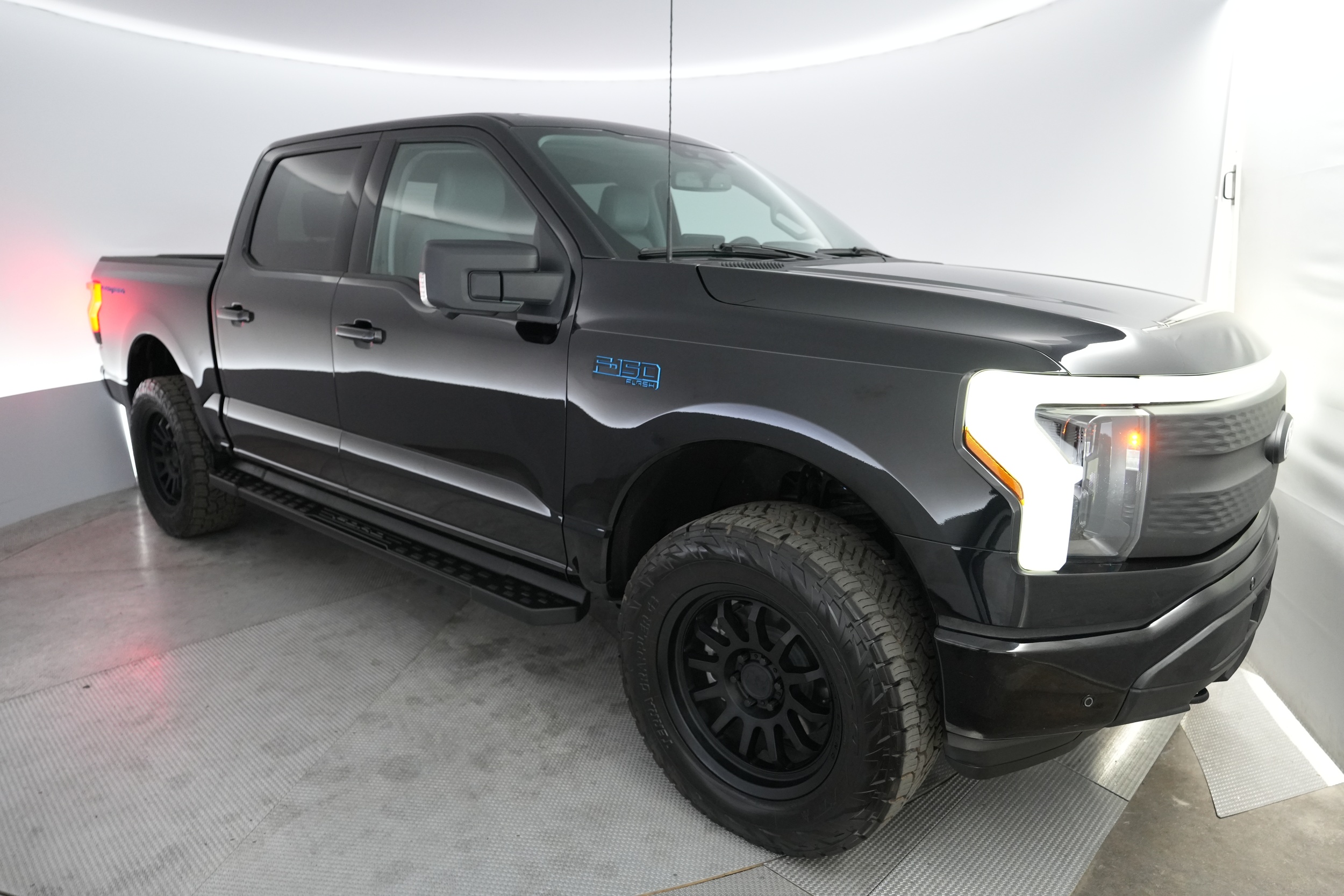 2025 Ford F-150 Flash 4x4 SuperCrew 5-1/2 Box's photo
