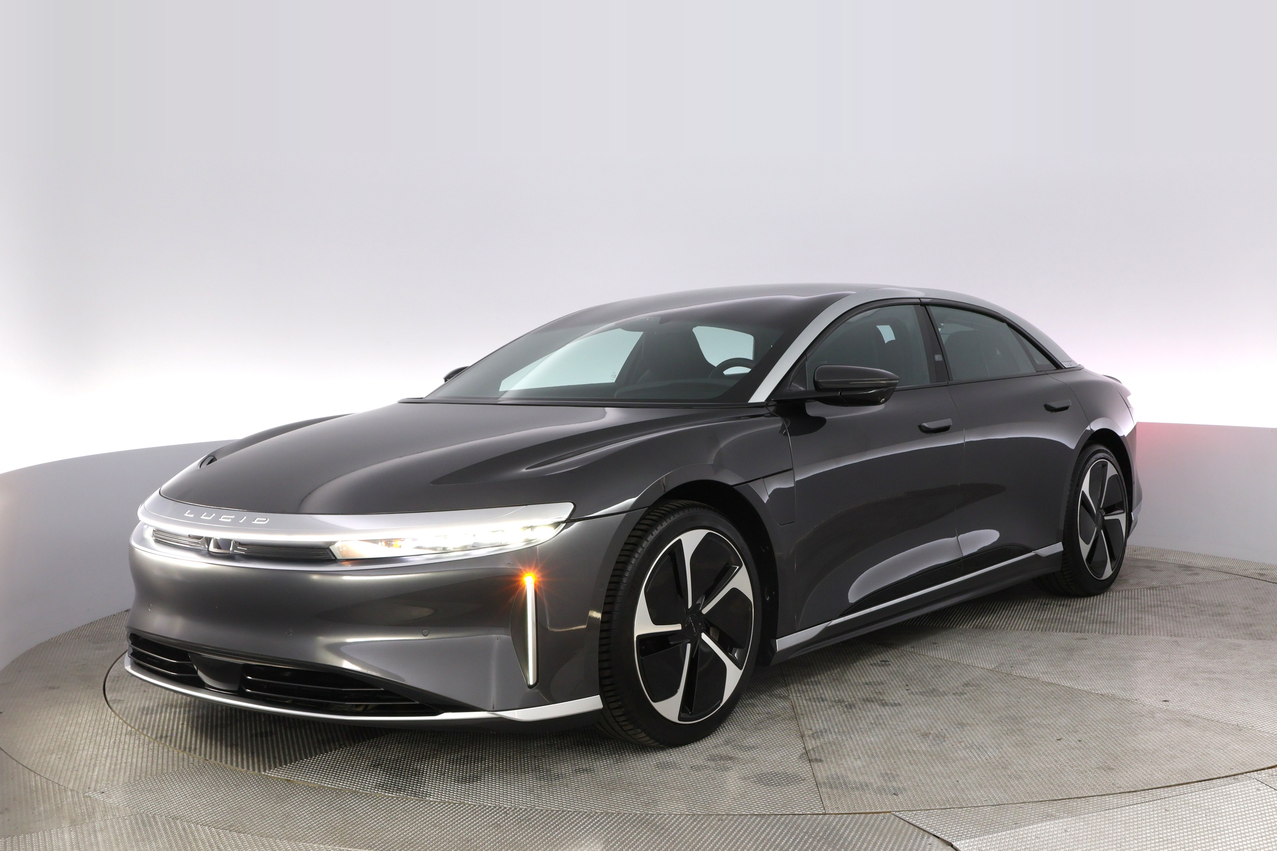2023 Lucid Air Touring's photo