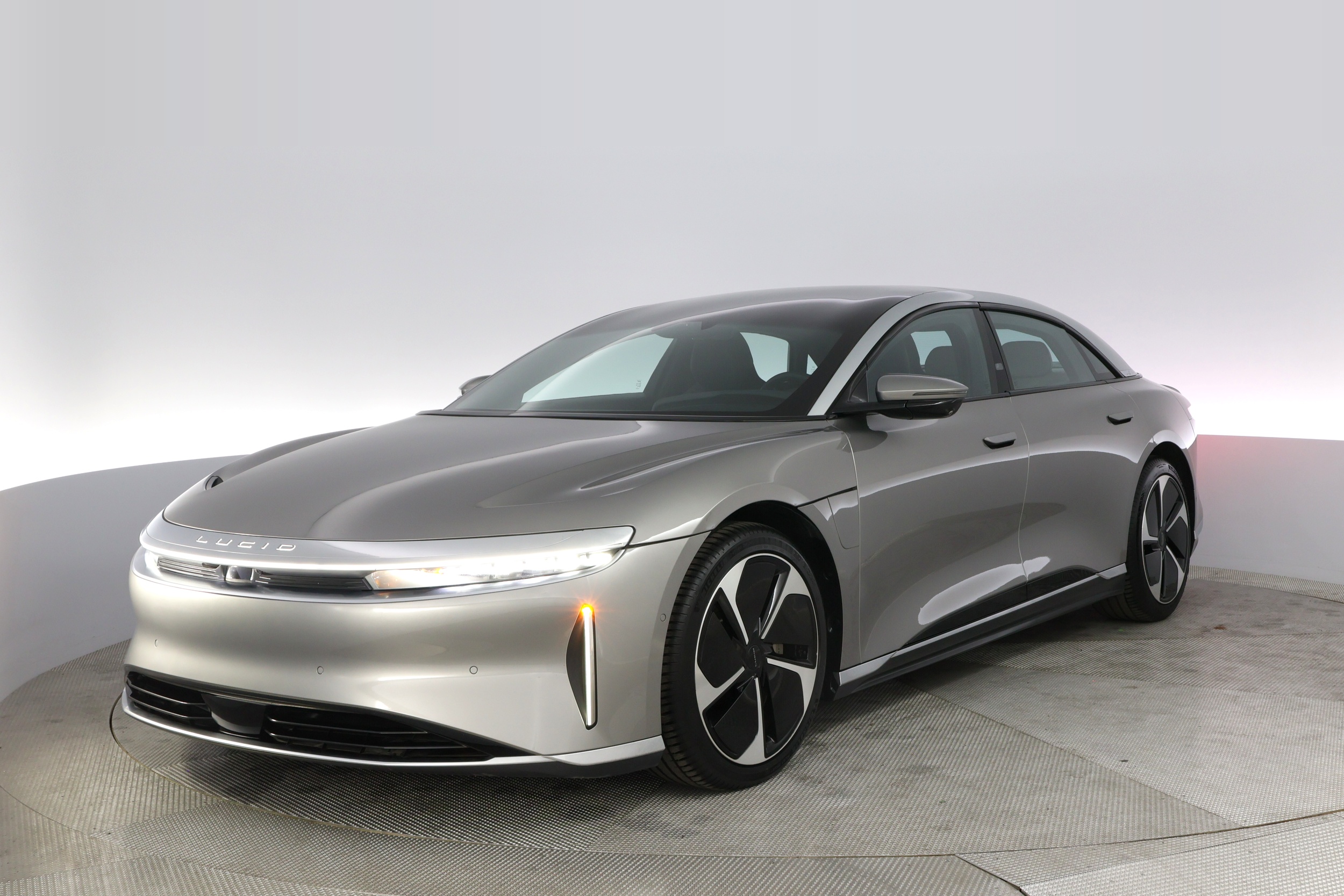 2023 Lucid Air Touring's photo