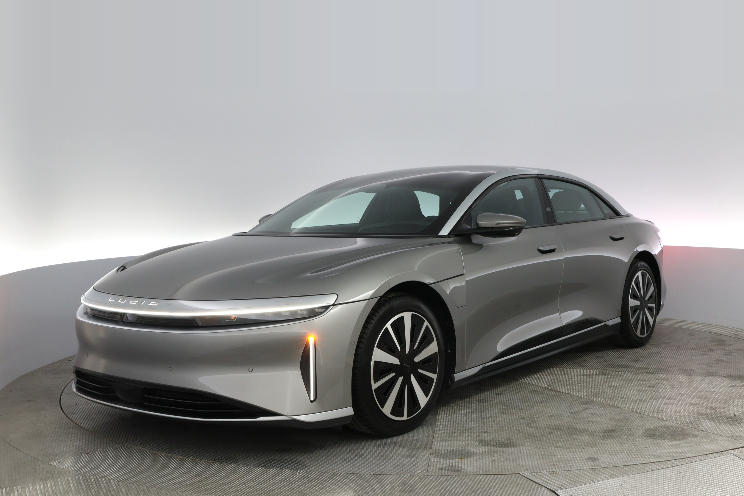 2023 Lucid Air Touring's photo