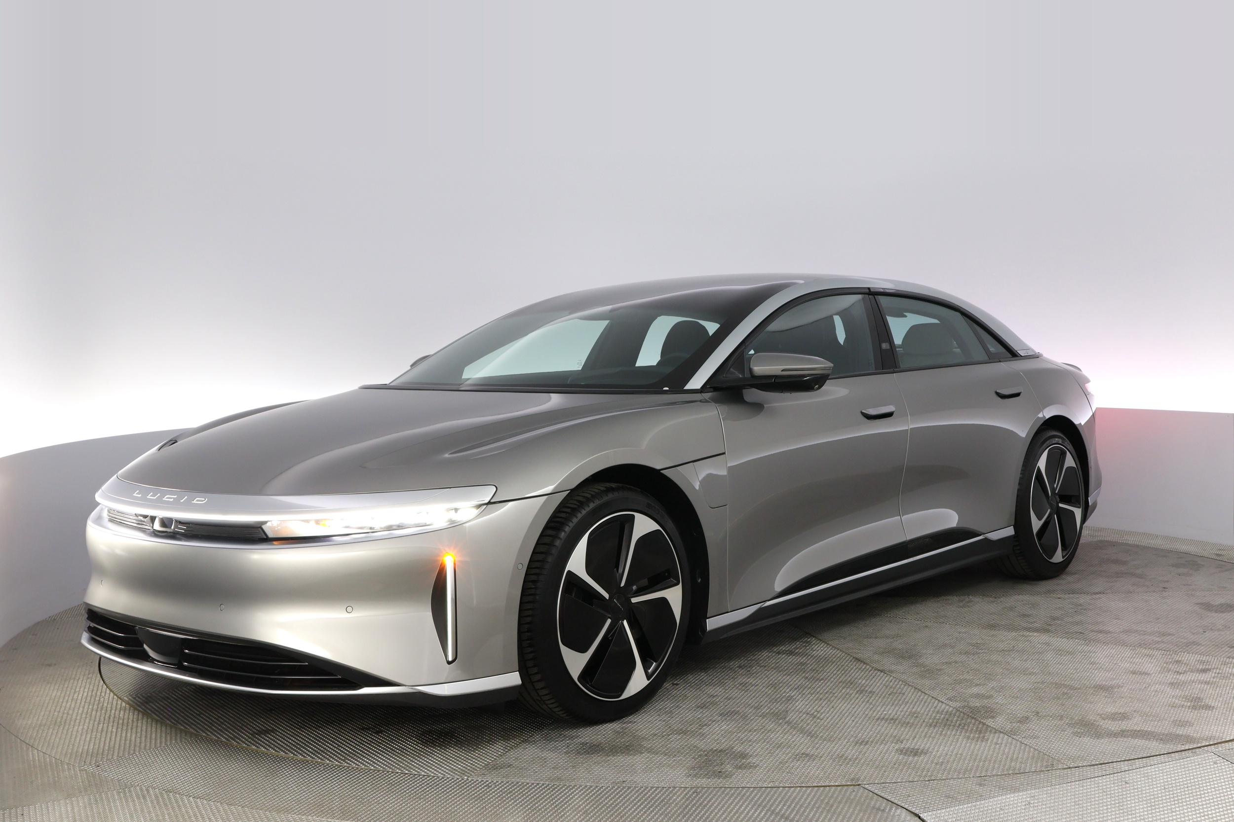 2023 Lucid Air Touring's photo