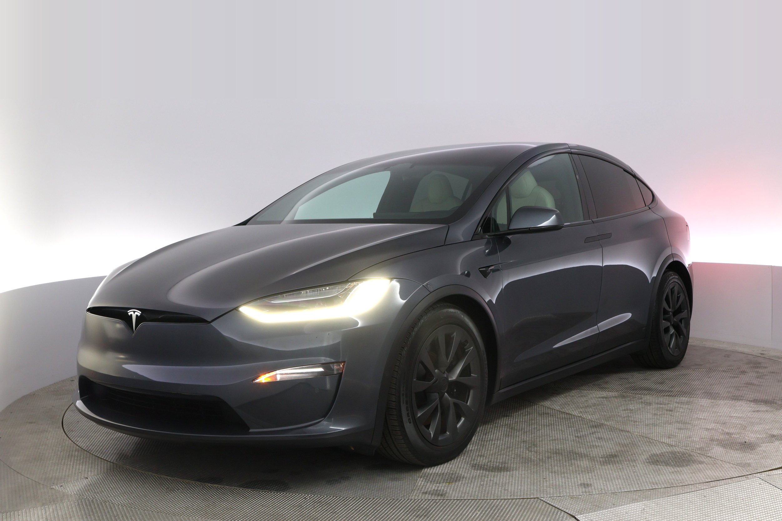 2023 Tesla Model X Long Range's photo