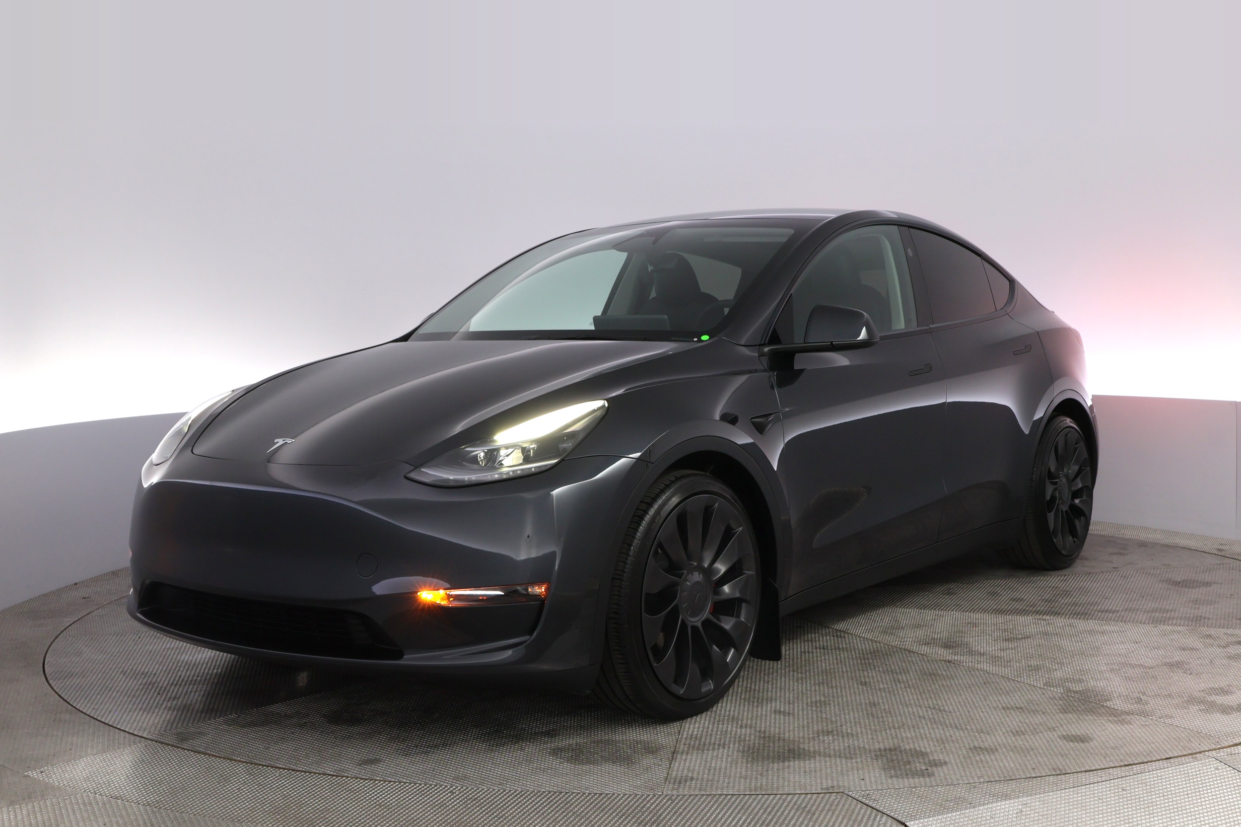 2025 Tesla Model Y Performance Dual Motor All-Wheel Drive's photo