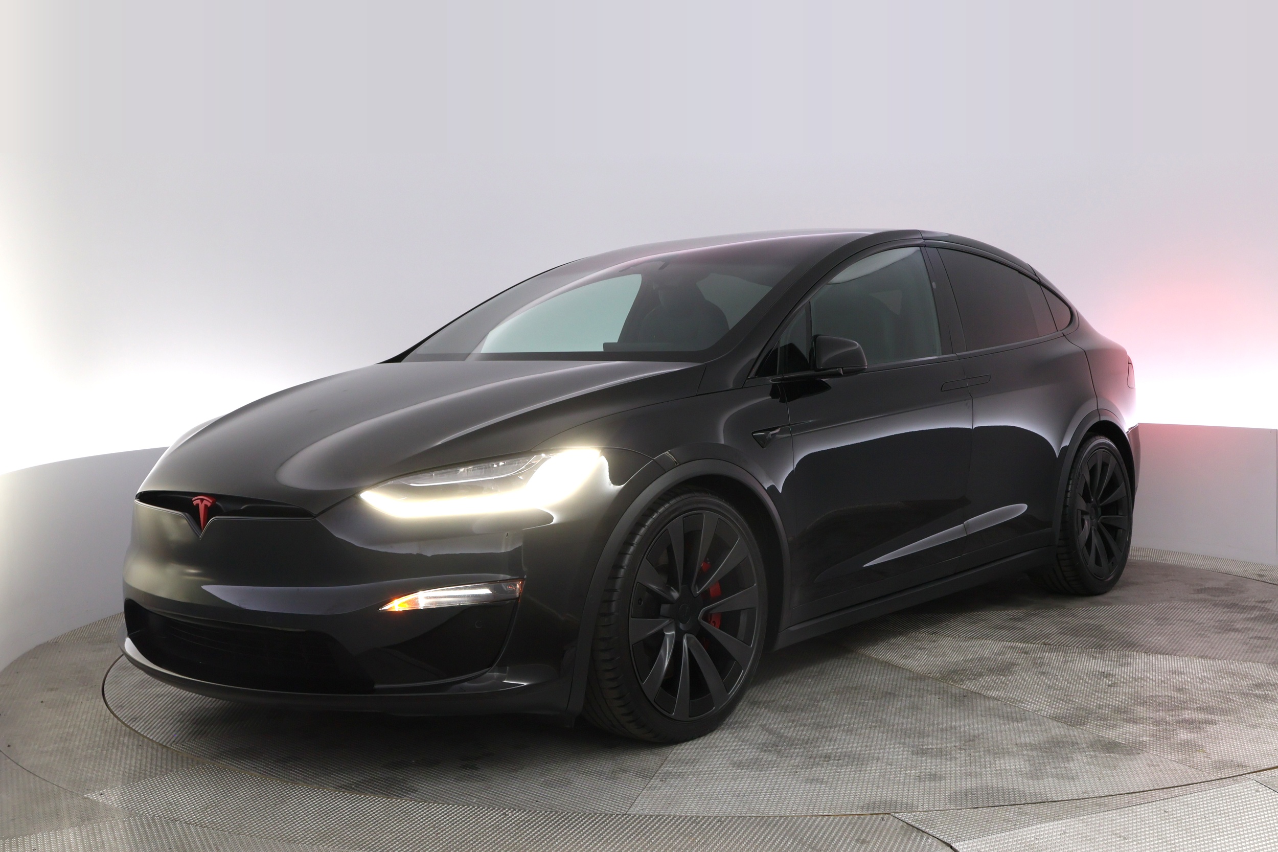 2023 Tesla Model X Long Range's photo