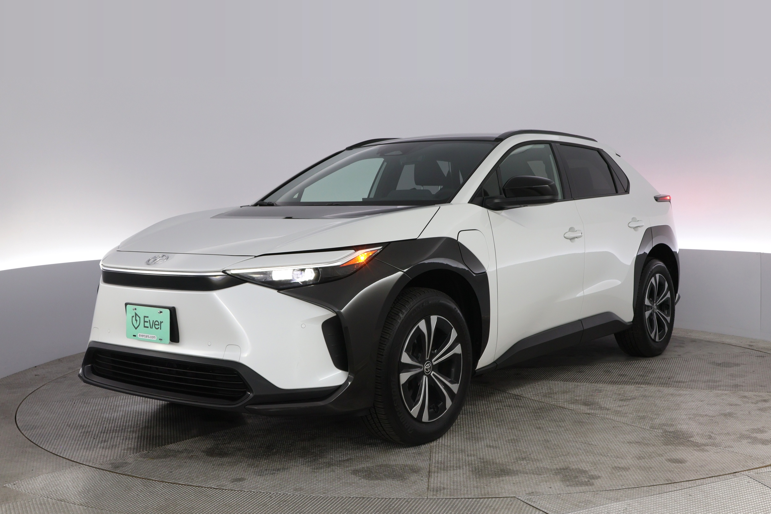 2025 Toyota bZ4X XLE