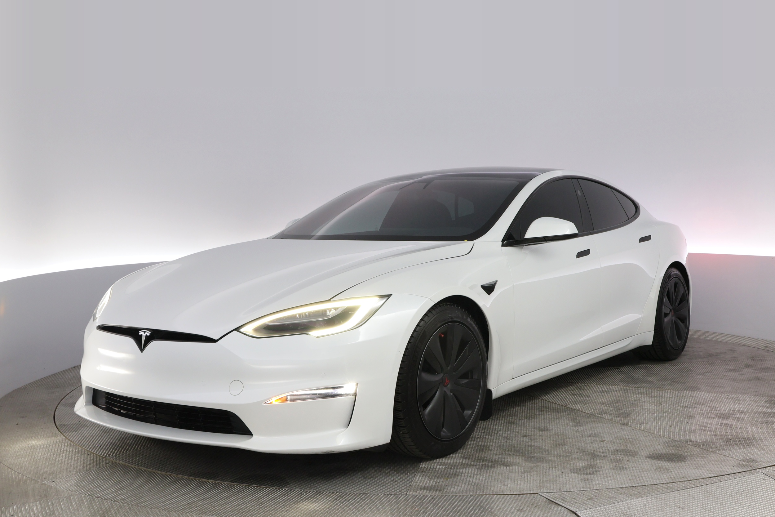 2022 Tesla Model S -'s photo