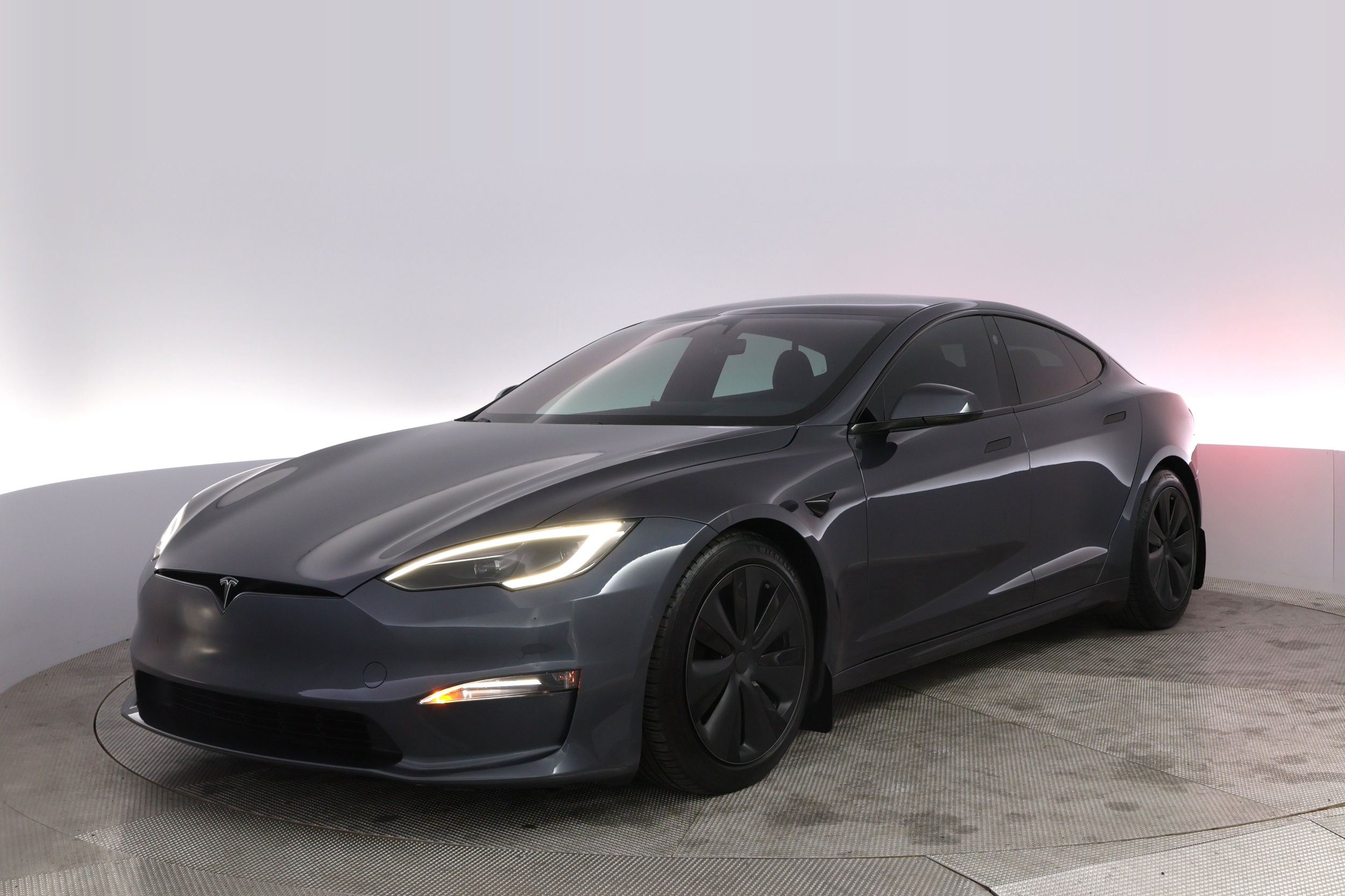 2023 Tesla Model S Standard Range's photo