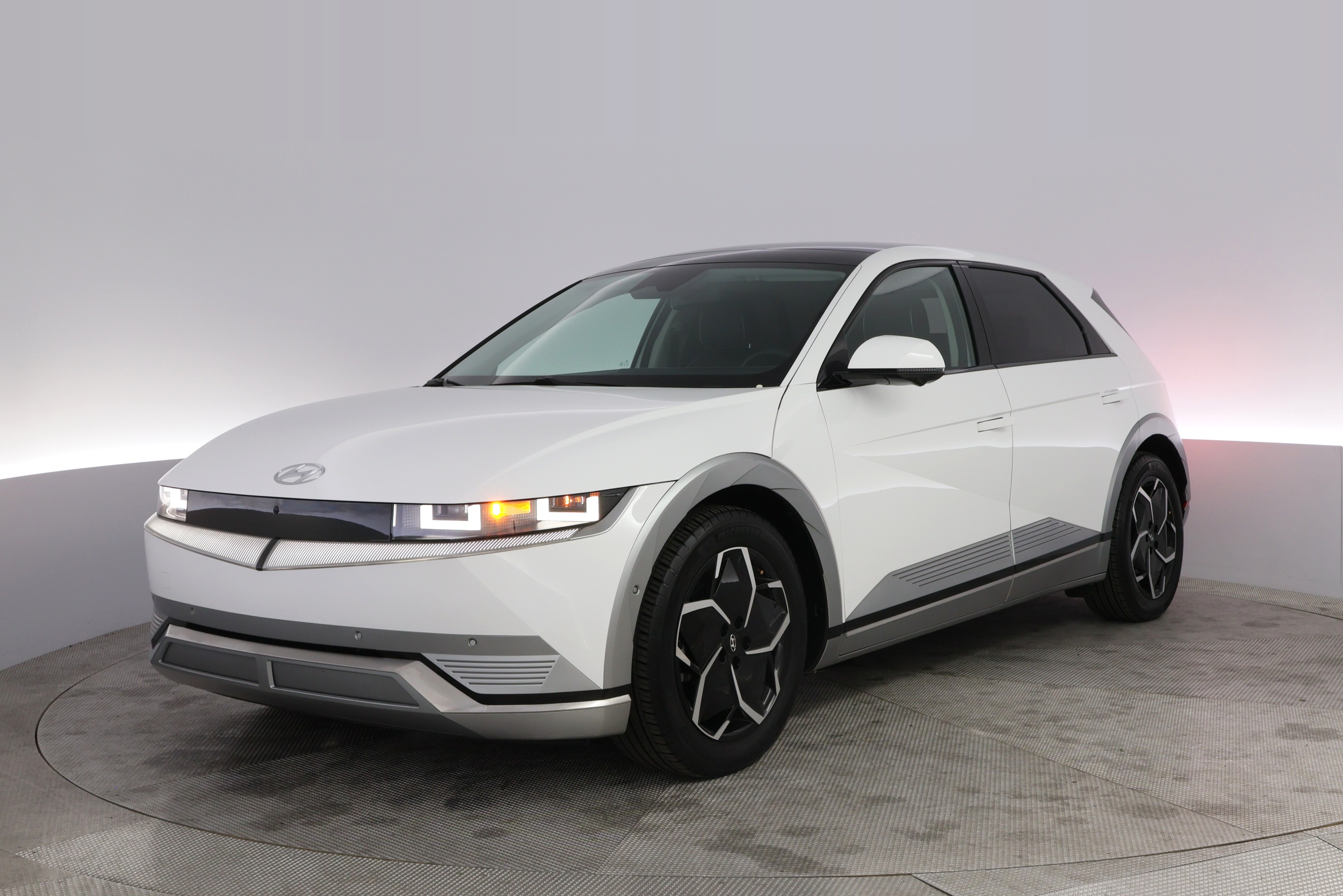 2024 Hyundai Ioniq 5 Limited RWD's photo