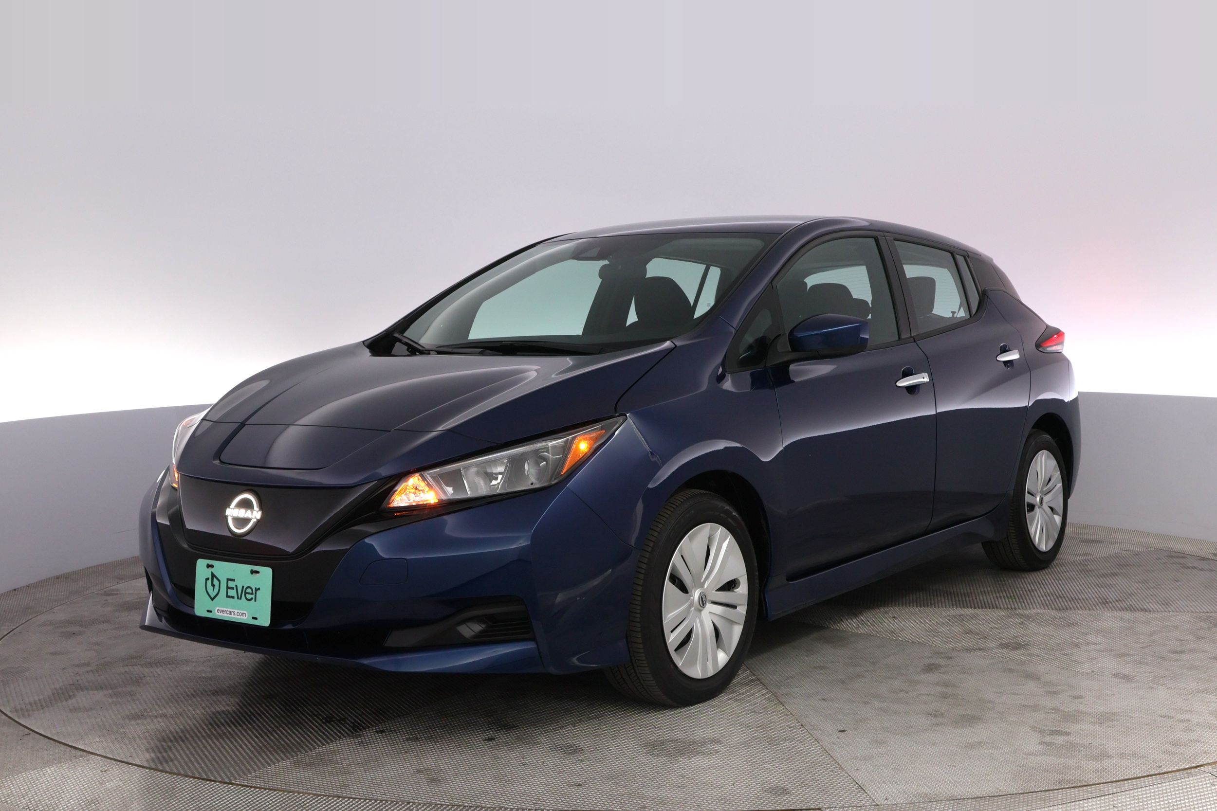 2025 Nissan Leaf S's photo