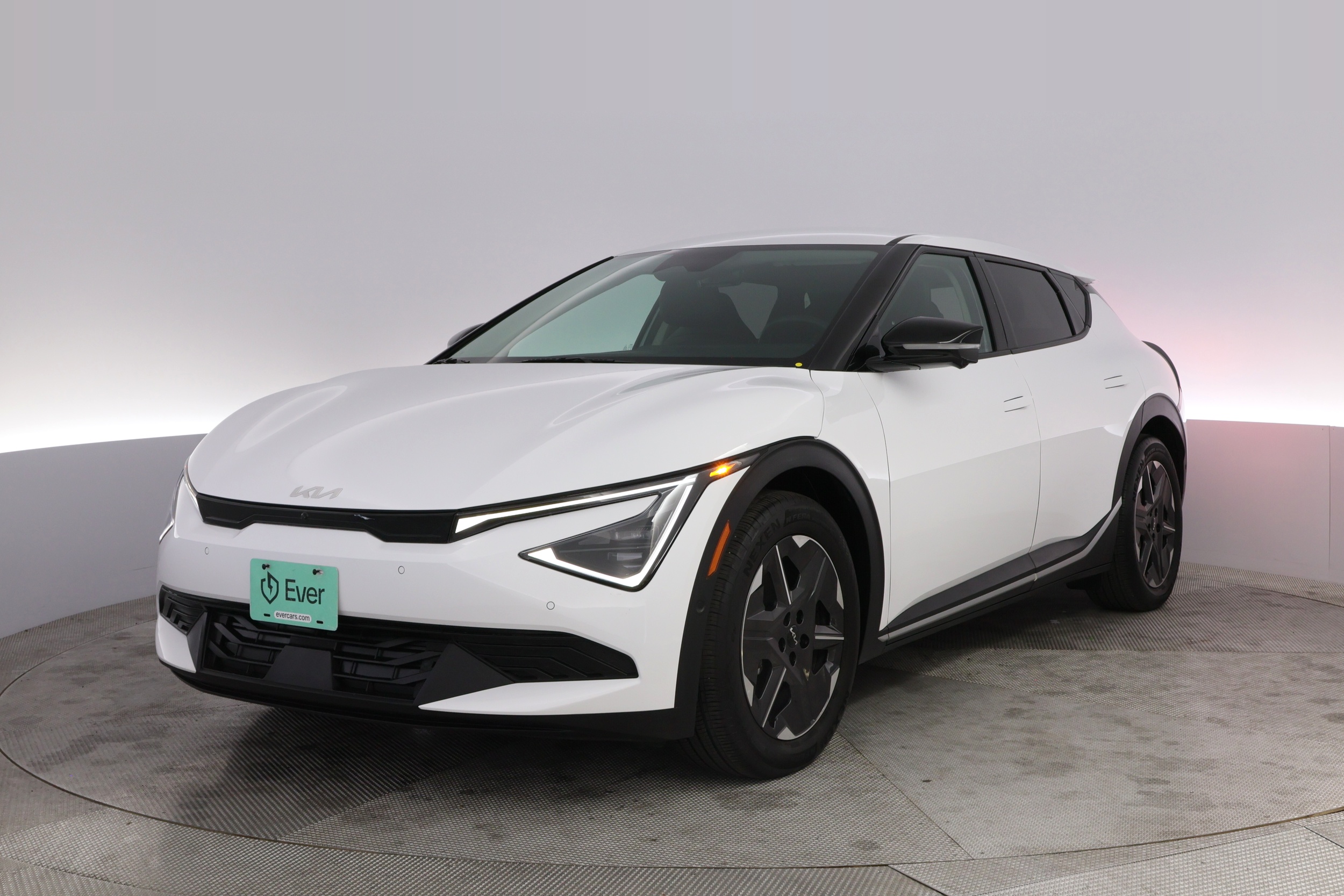 2025 Kia EV6 Light L/R's photo
