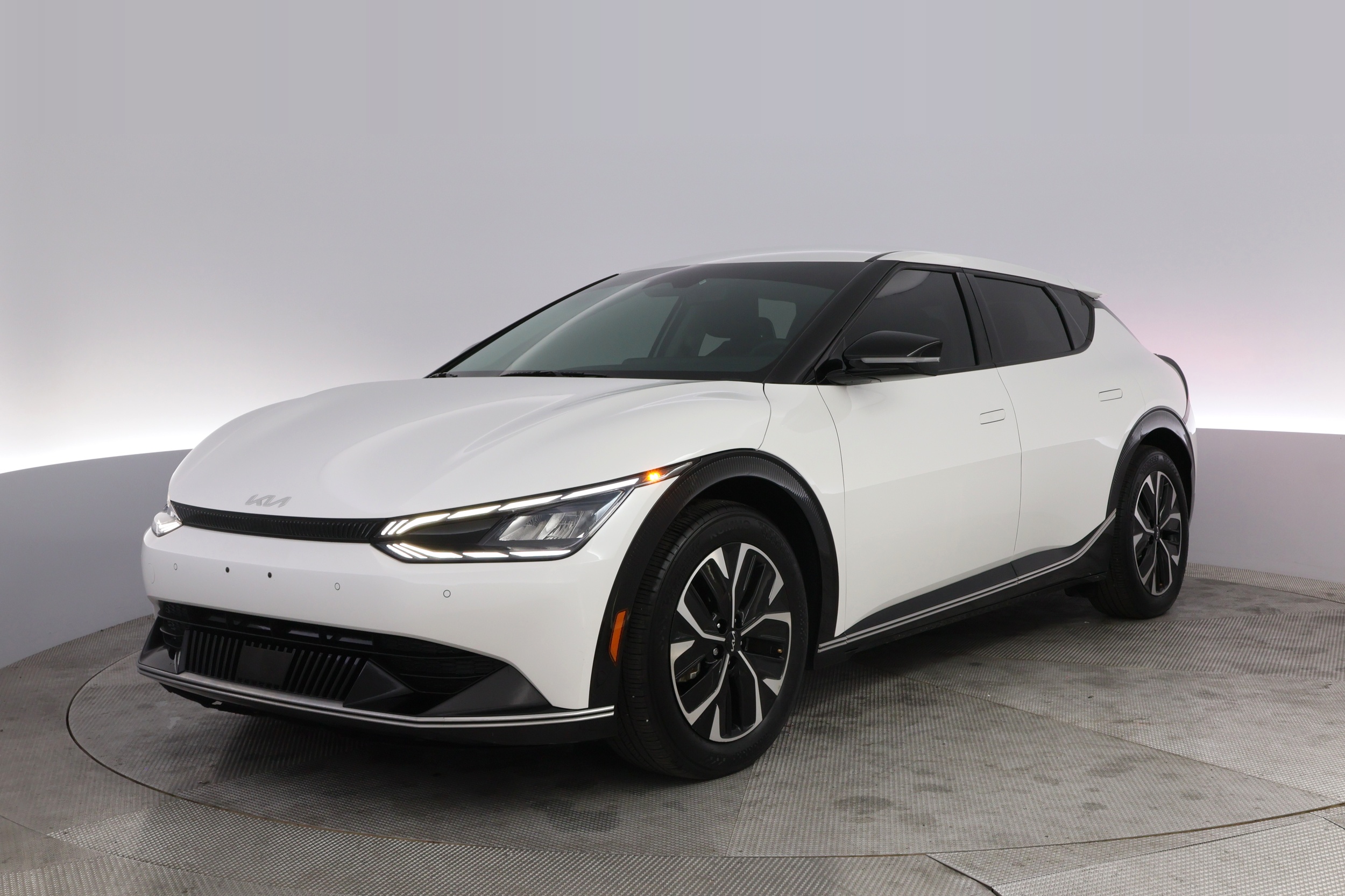 2024 Kia EV6 Wind's photo