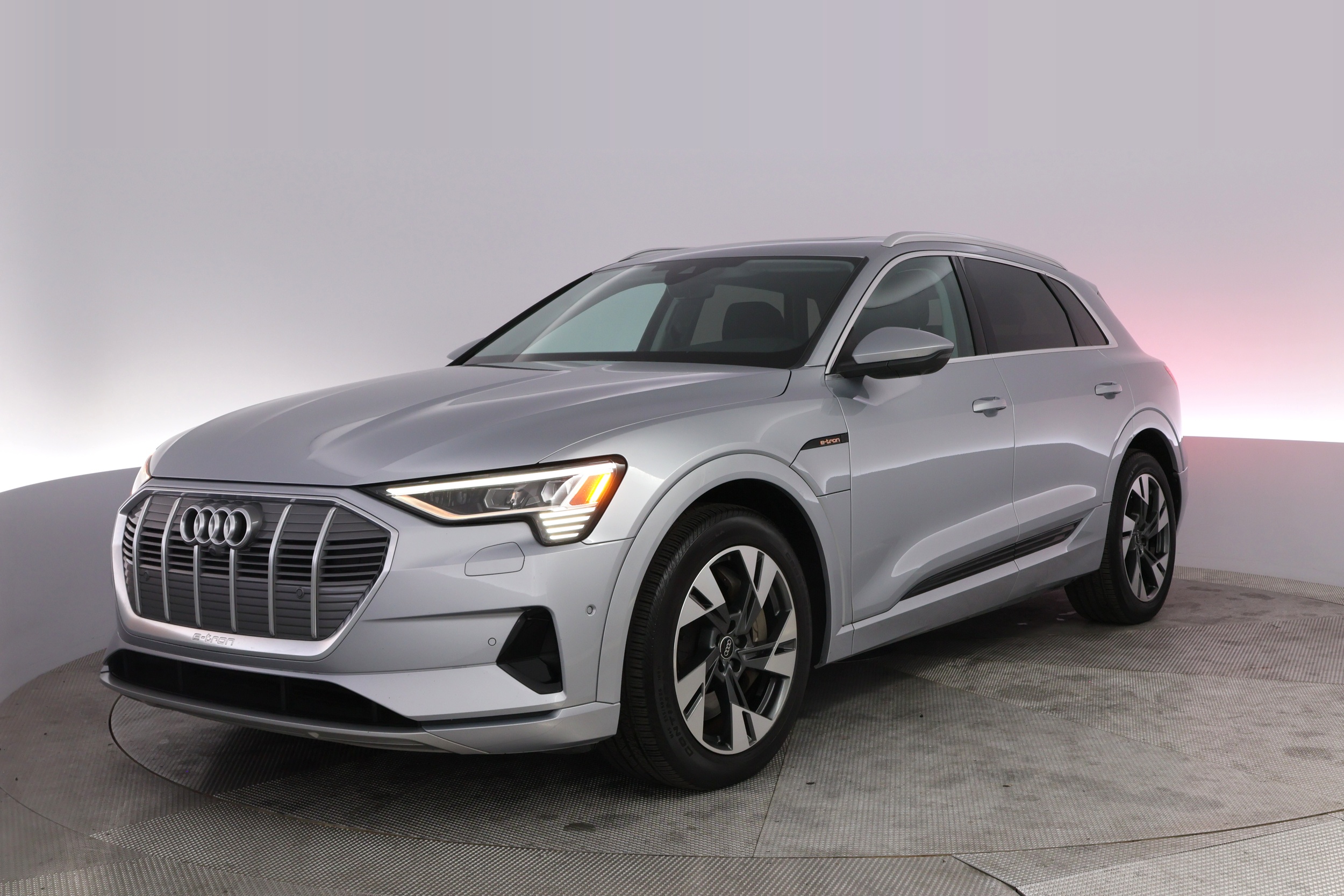 2023 Audi e-tron 95 kWh Premium Plus quattro's photo