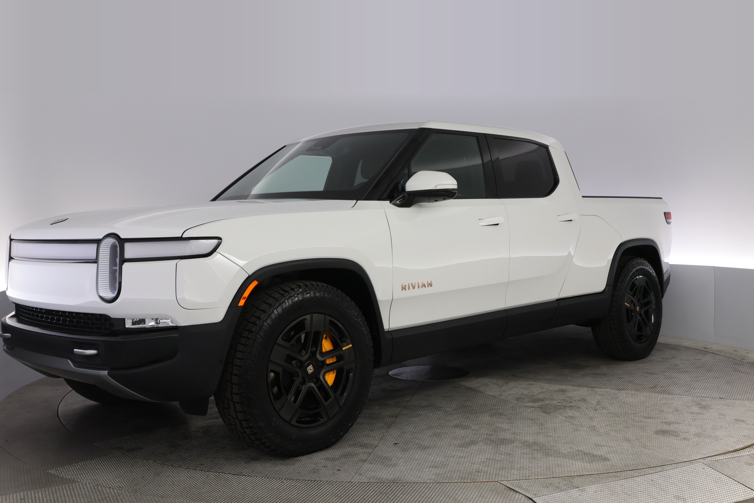 2024 Rivian R1T Adventure Quad-Motor Large Pack's photo