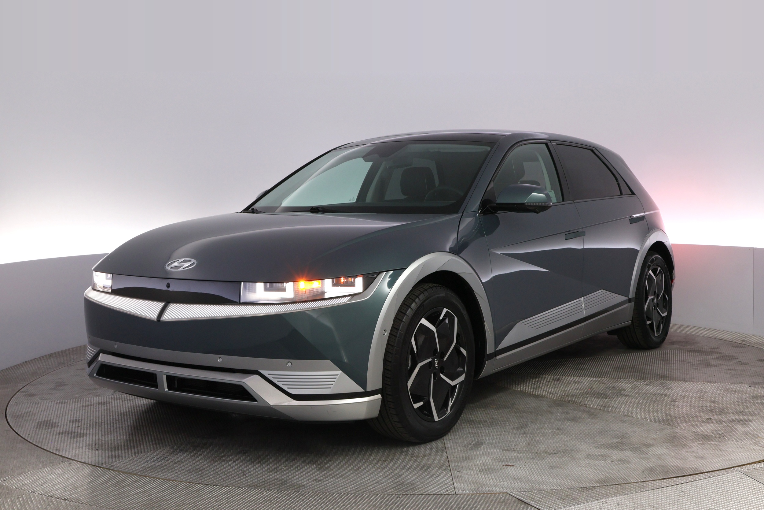 2024 Hyundai Ioniq 5 Limited RWD's photo