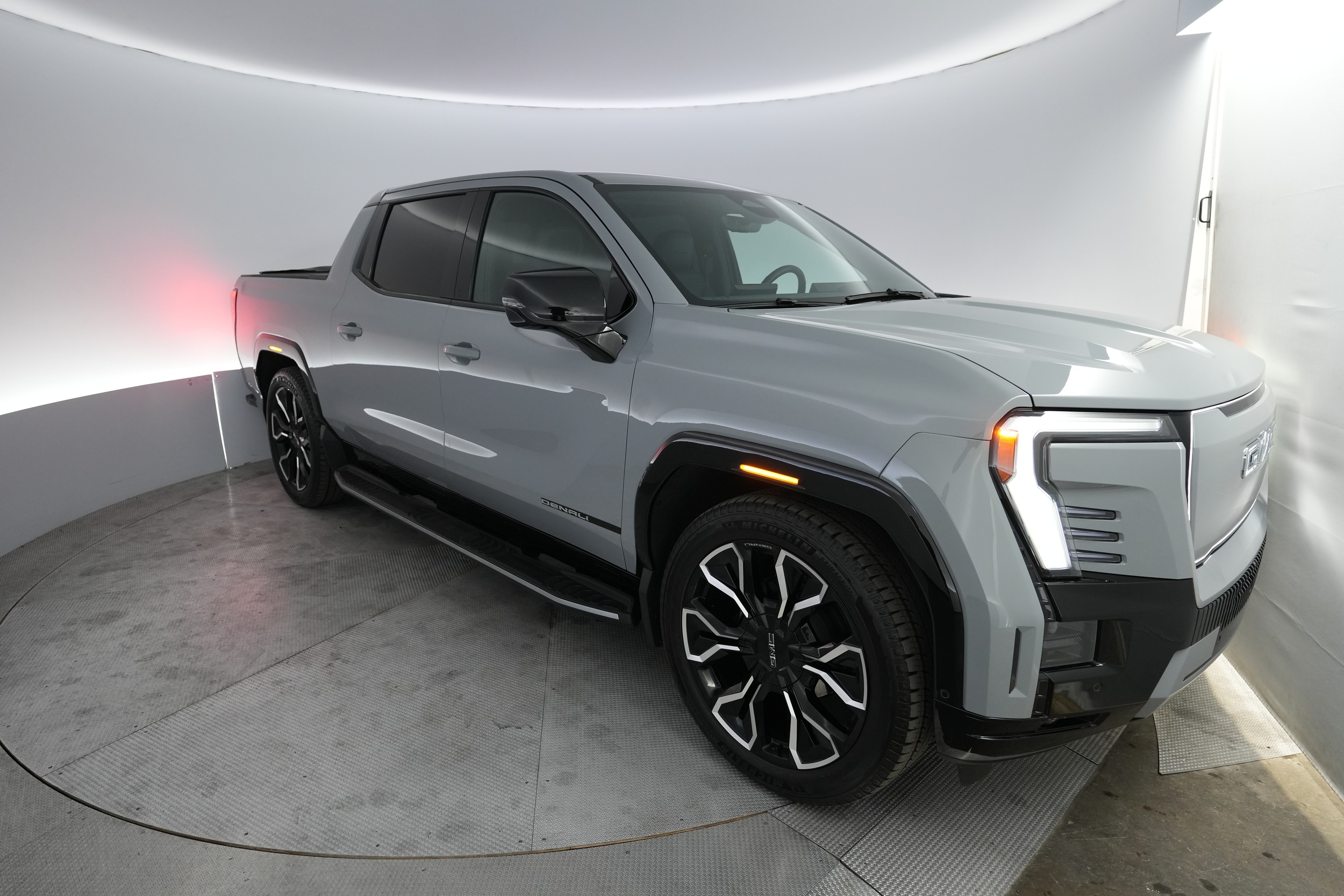 2024 GMC Sierra Denali Edition 1 Crew Cab Short Box e4WD's photo