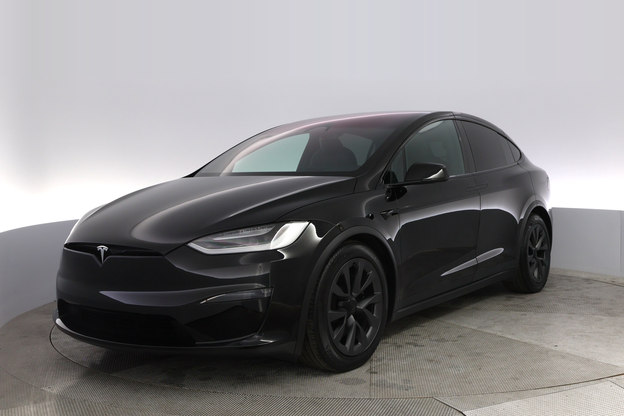 2023 Tesla Model X Long Range's photo