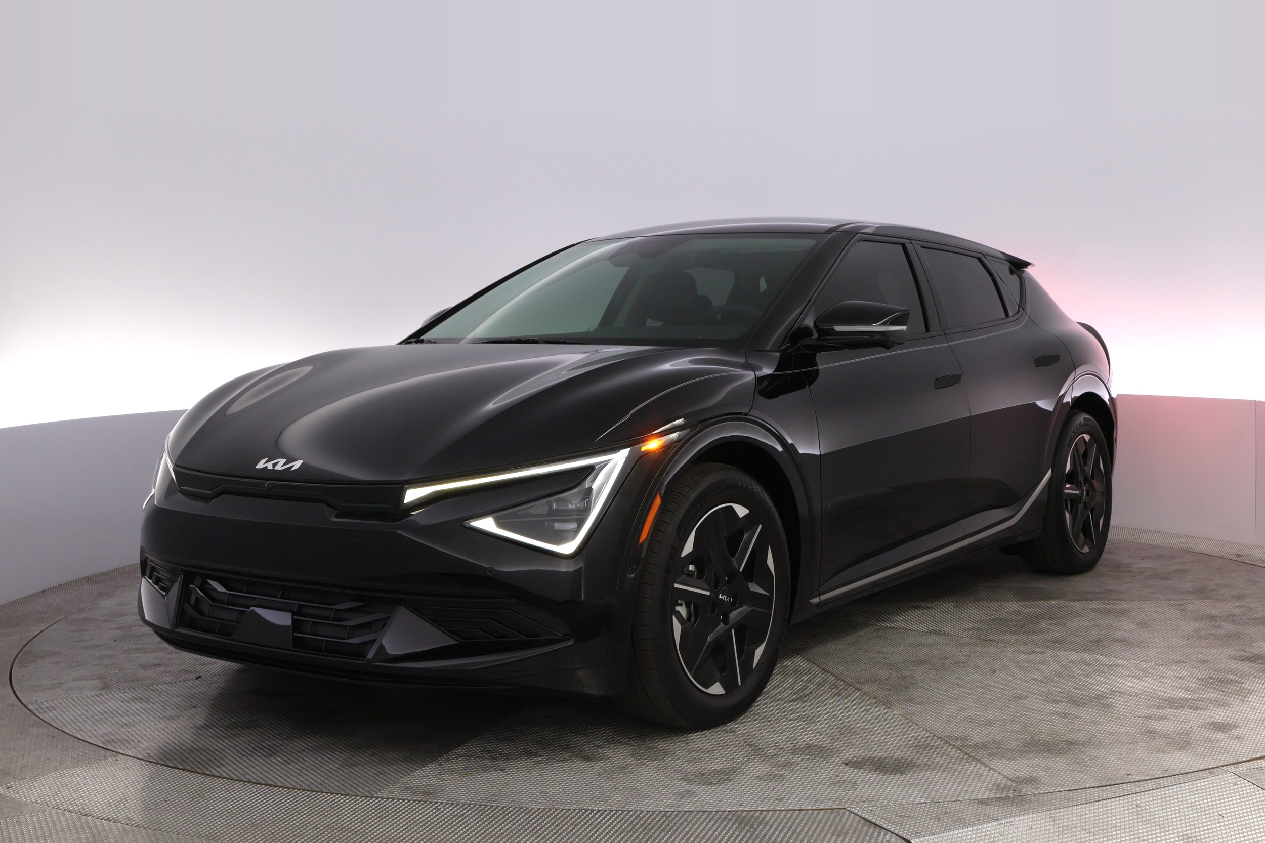 2025 Kia EV6 Wind's photo