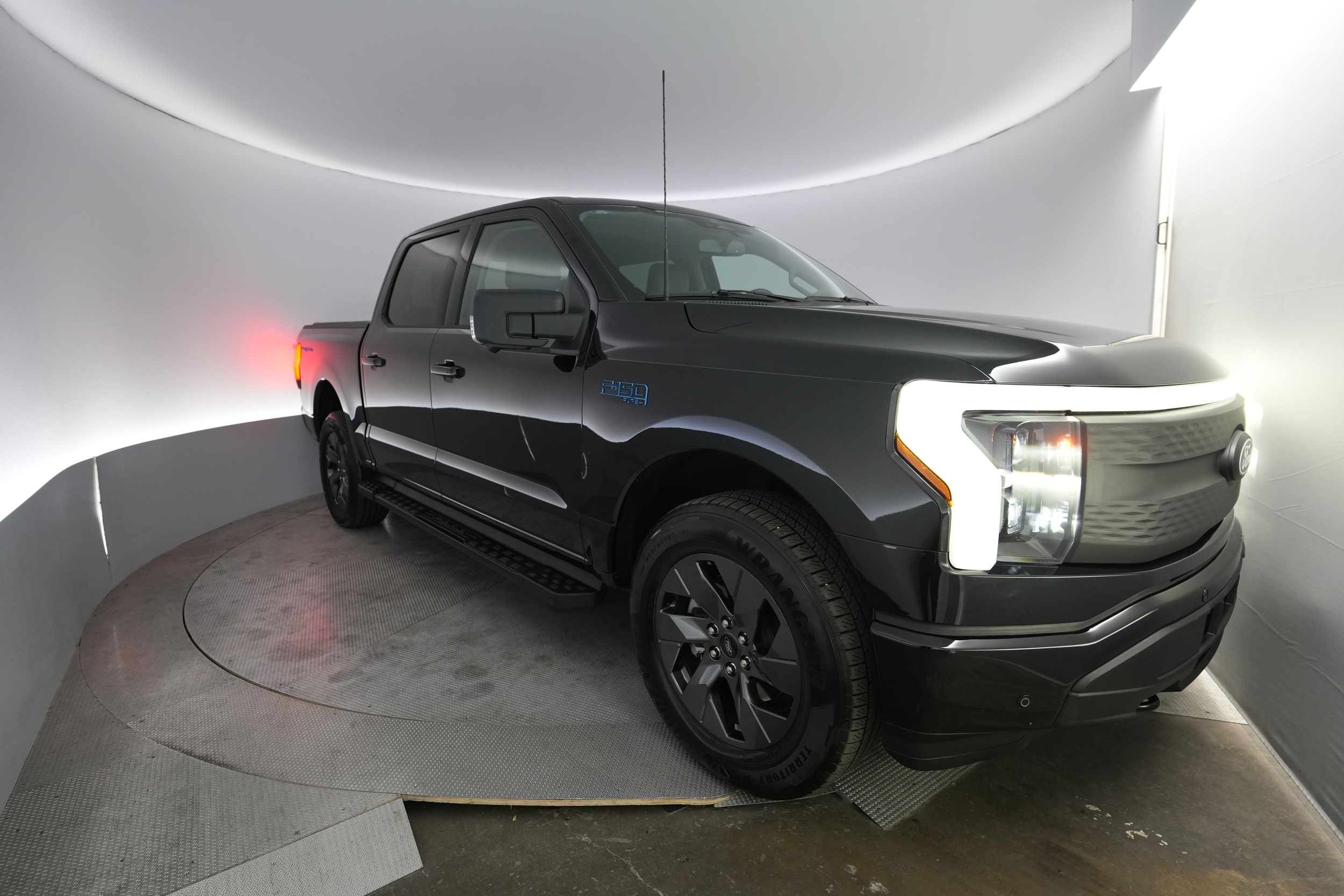 2025 Ford F-150 Flash 4x4 SuperCrew 5-1/2 Box's photo