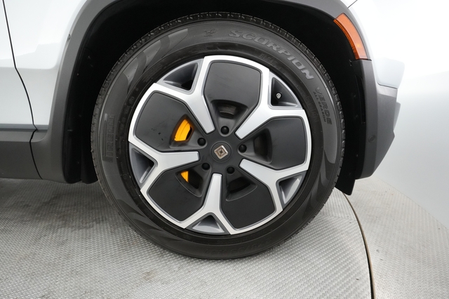 2023 Rivian R1S