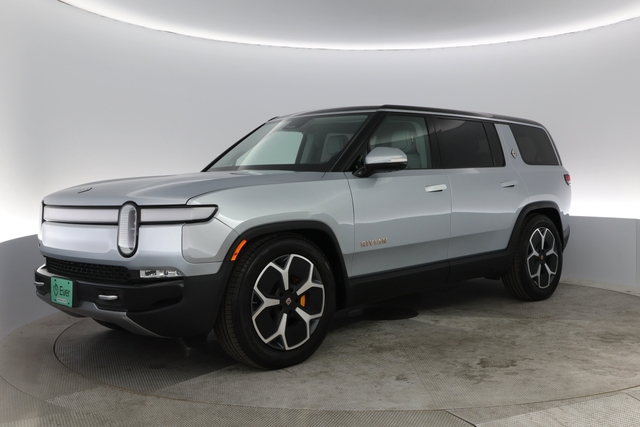 2023 Rivian R1S