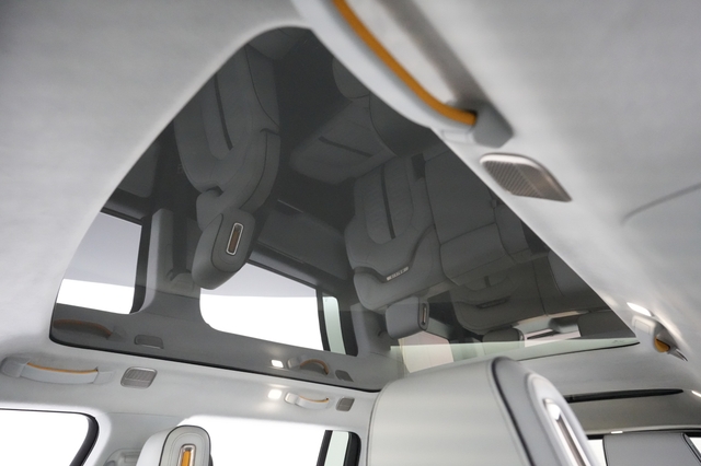 2023 Rivian R1S