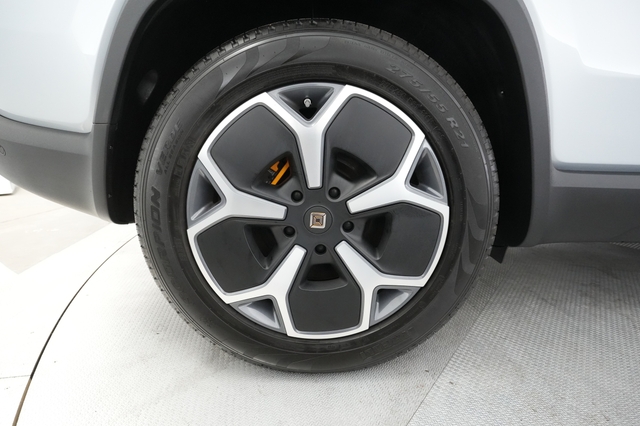 2023 Rivian R1S