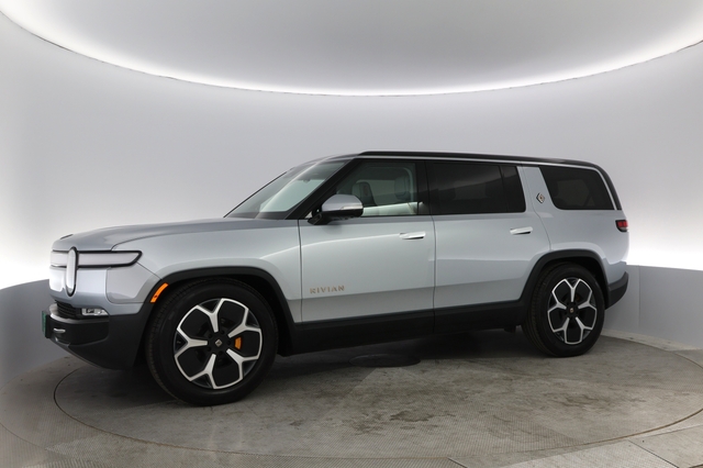 2023 Rivian R1S