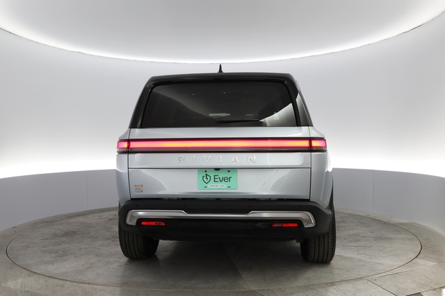 2023 Rivian R1S