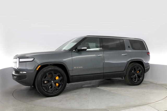 2022 Rivian R1S