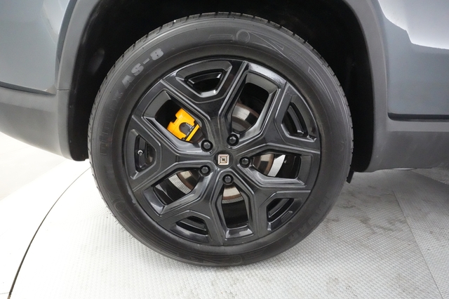 2022 Rivian R1S