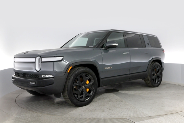 2022 Rivian R1S