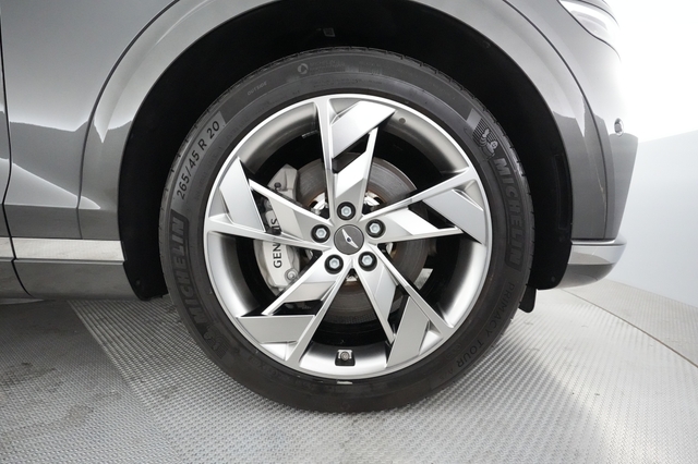 2023 Genesis Electrified GV70