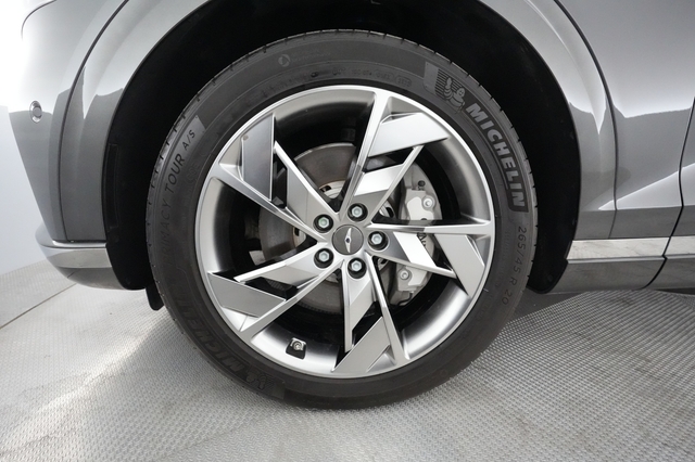 2023 Genesis Electrified GV70