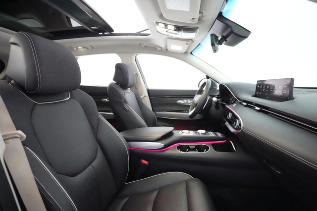 2023 Genesis Electrified GV70