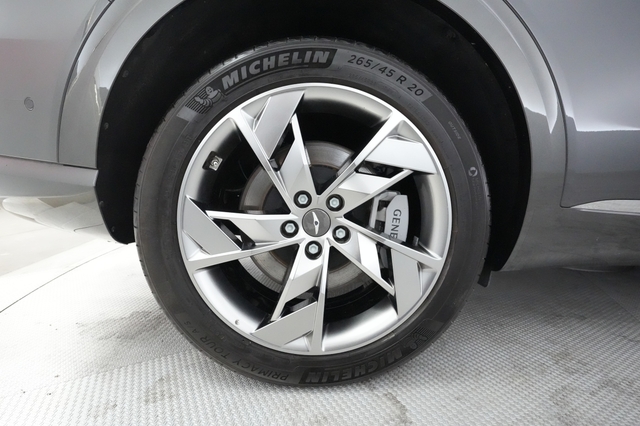 2023 Genesis Electrified GV70